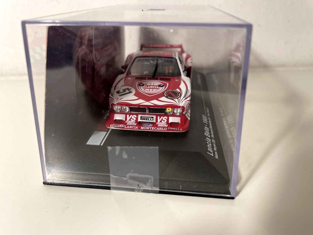 Lancia Beta rood en wit nummer 51 - 24 Uur van Le Mans