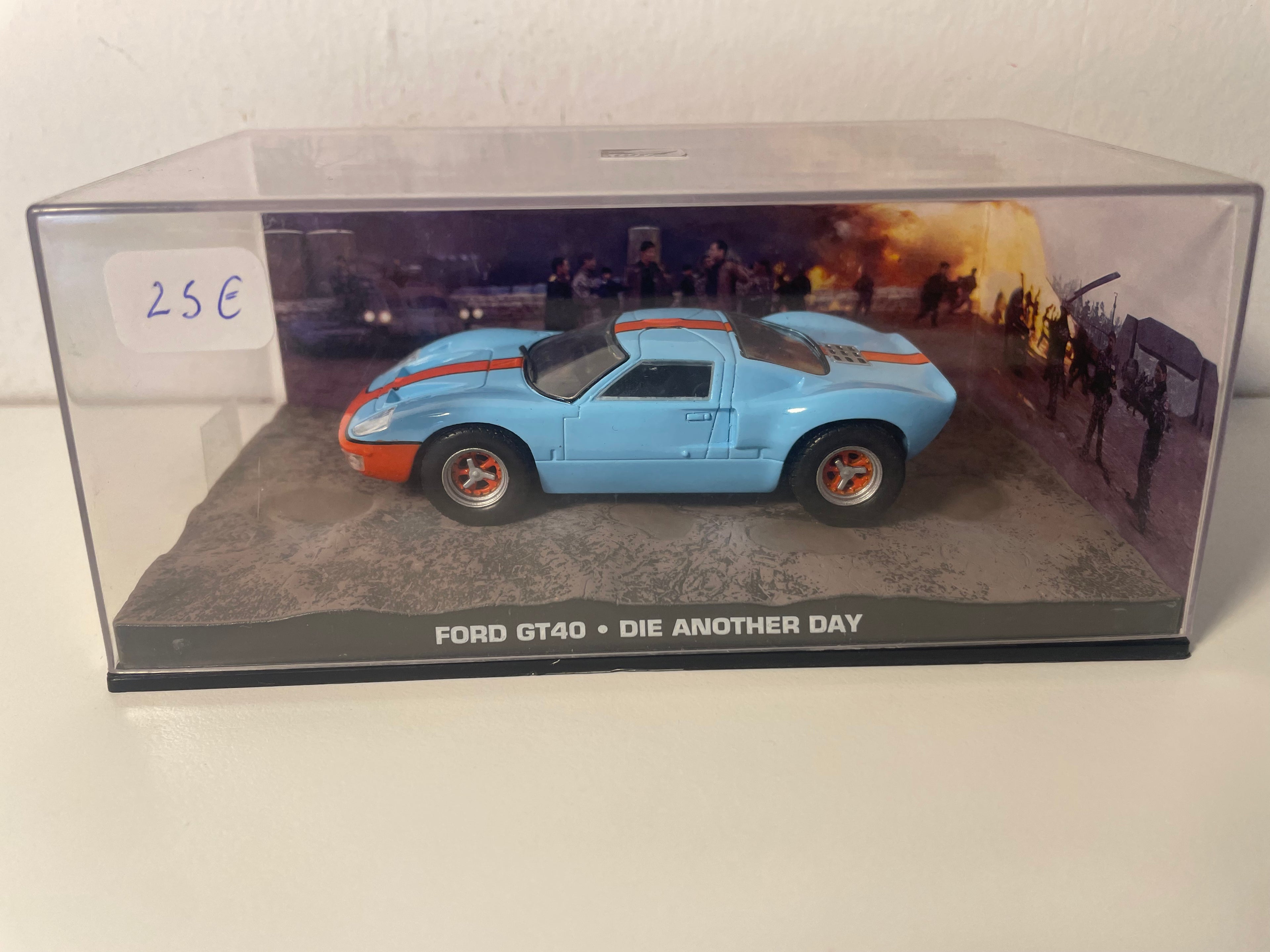 Ford GT 40 an der GULF-Lackéierung (blo an orange) - JAMES BOND - En aneren Dag stierwen