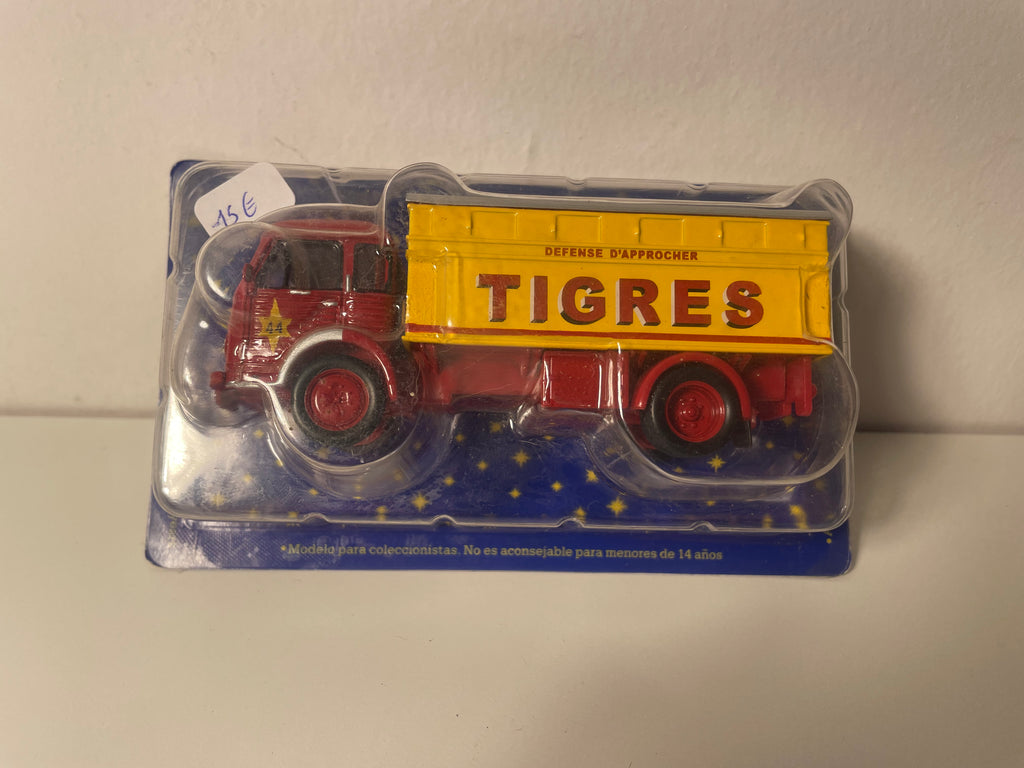 Simca Cargo jaune et rouge - camion TIGRES de chez PINDER