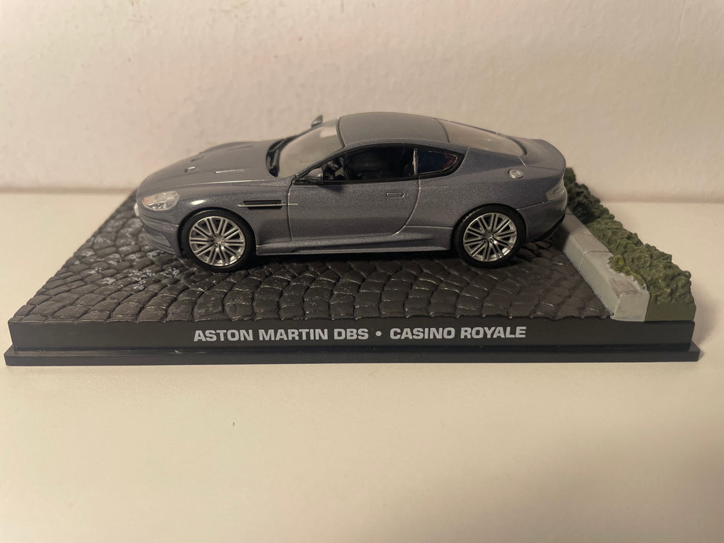 Aston Martin DBS grise - JAMES BOND - CASINO ROYALE