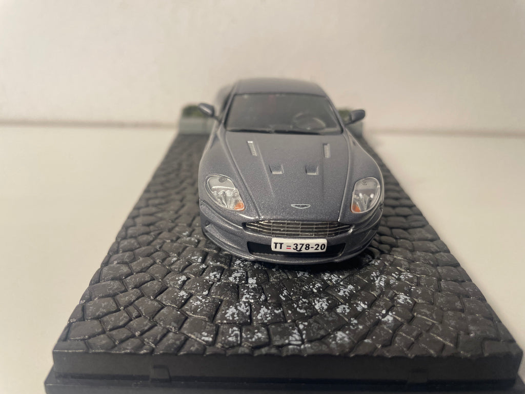 Aston Martin DBS grise - JAMES BOND - CASINO ROYALE