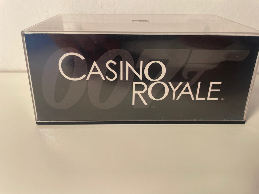Aston Martin DBS grise - JAMES BOND - CASINO ROYALE