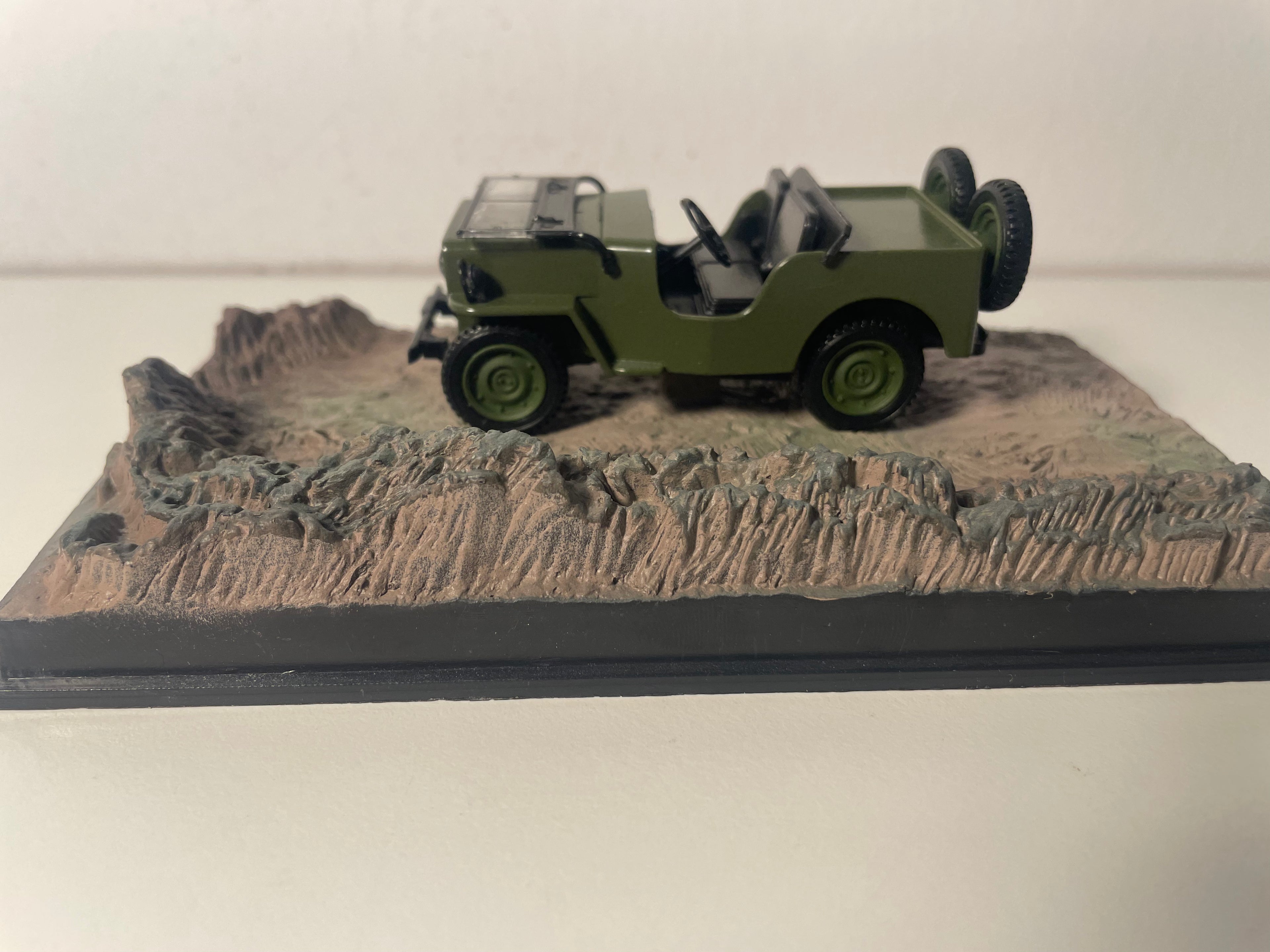 Jeep Willys M606 Grün - JAMES BOND - OCTOPUSSY