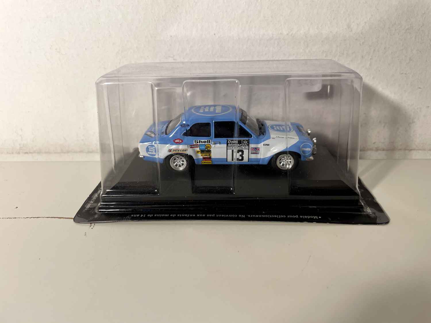 Ford Escort MK1 bleue et blanche numéro 3 - RAC Rally de 1973 (rallye de Grande-Bretagne)