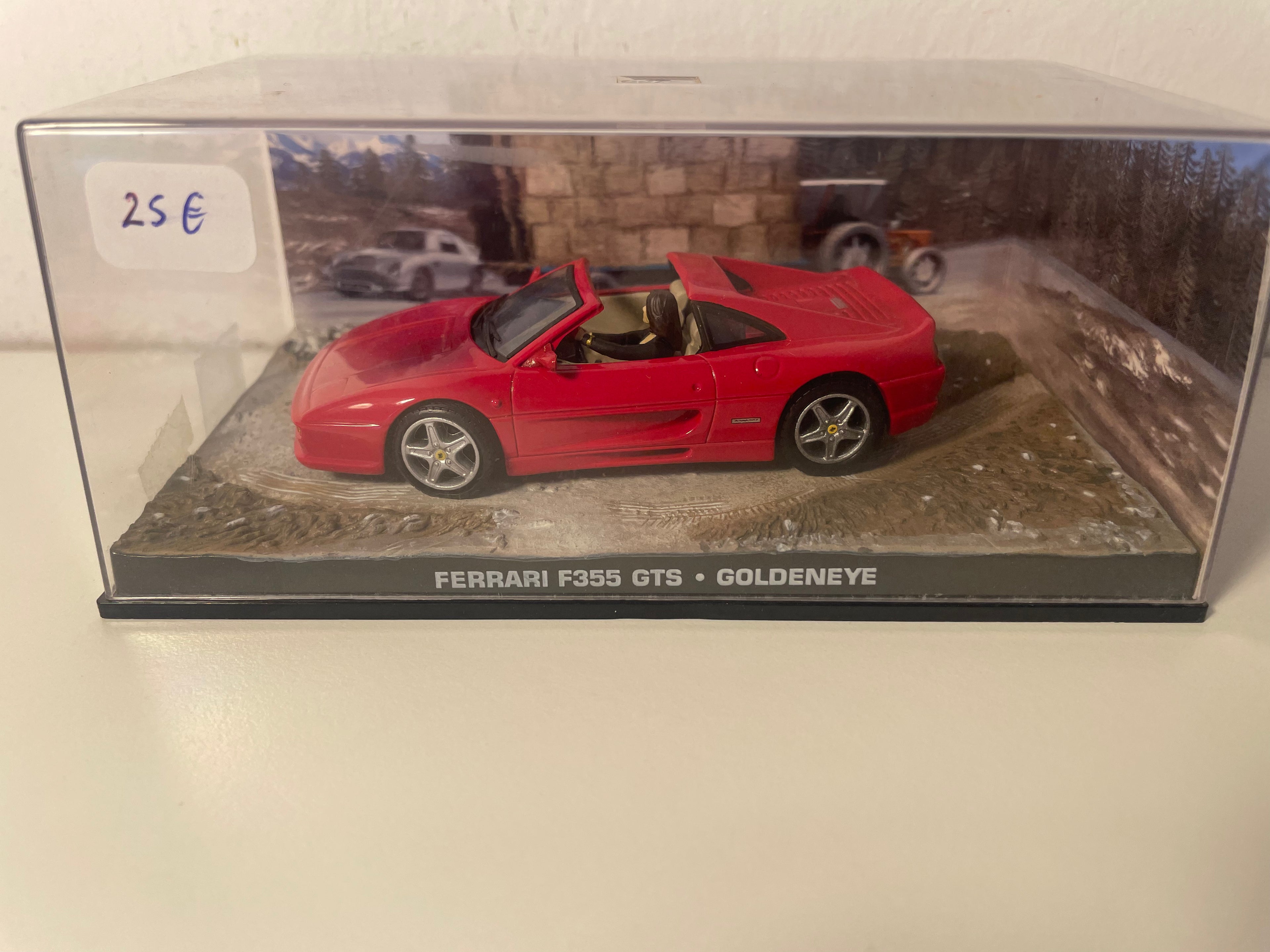 Ferrari F355 GTS rouge - JAMES BOND - GOLDENEYE