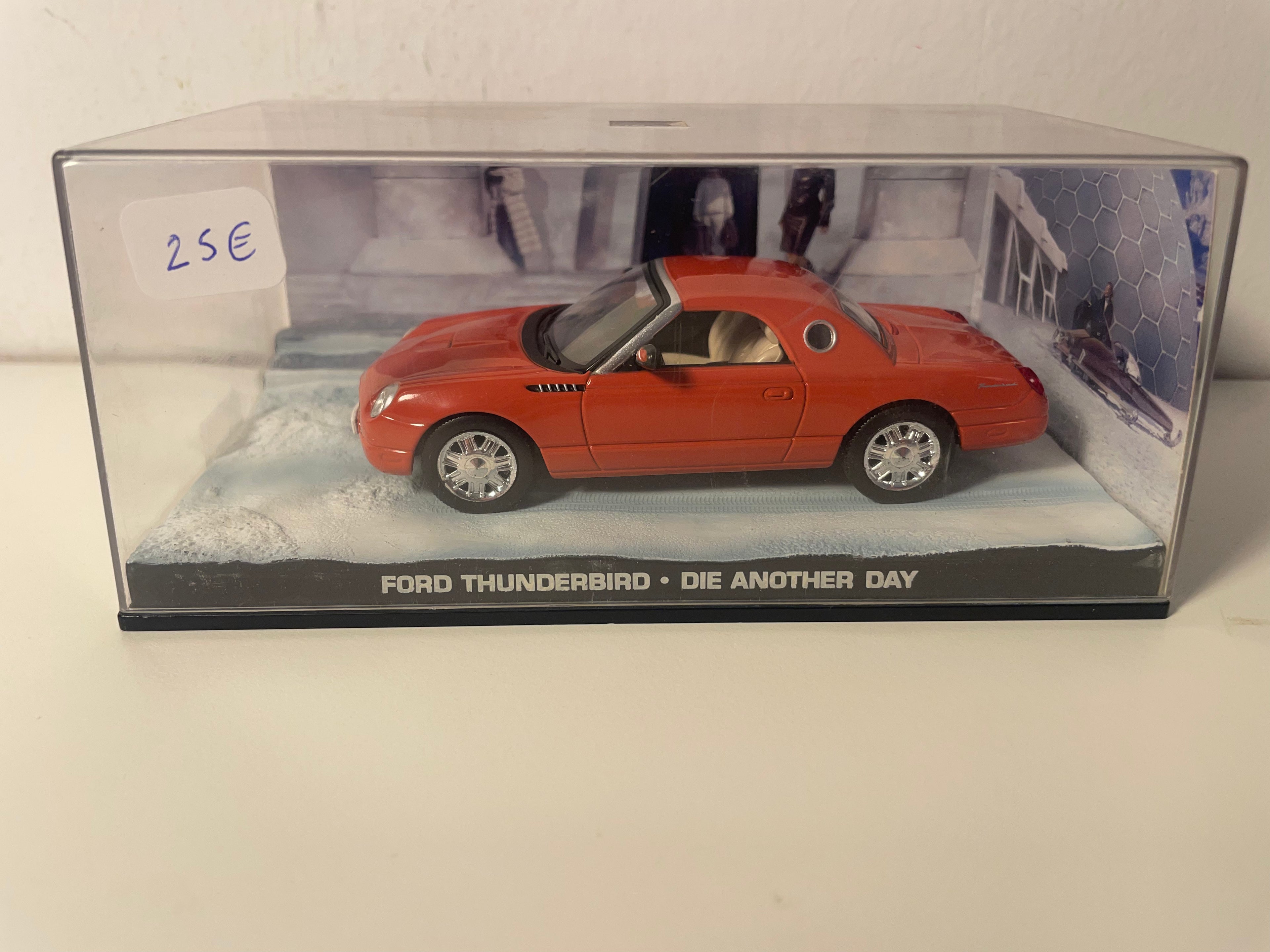 Braune Ford Thunderbird - JAMES BOND - STIERWEN AN EEN ANERT DAG