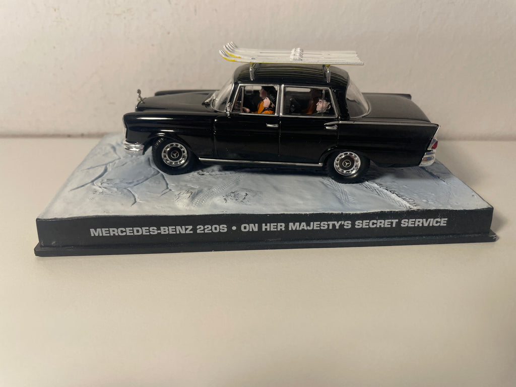 Mercedes-Benz 220S noire - JAMES BOND - AU SERVICE SECRET DE SA MAJESTE (On her majesty's secret service)