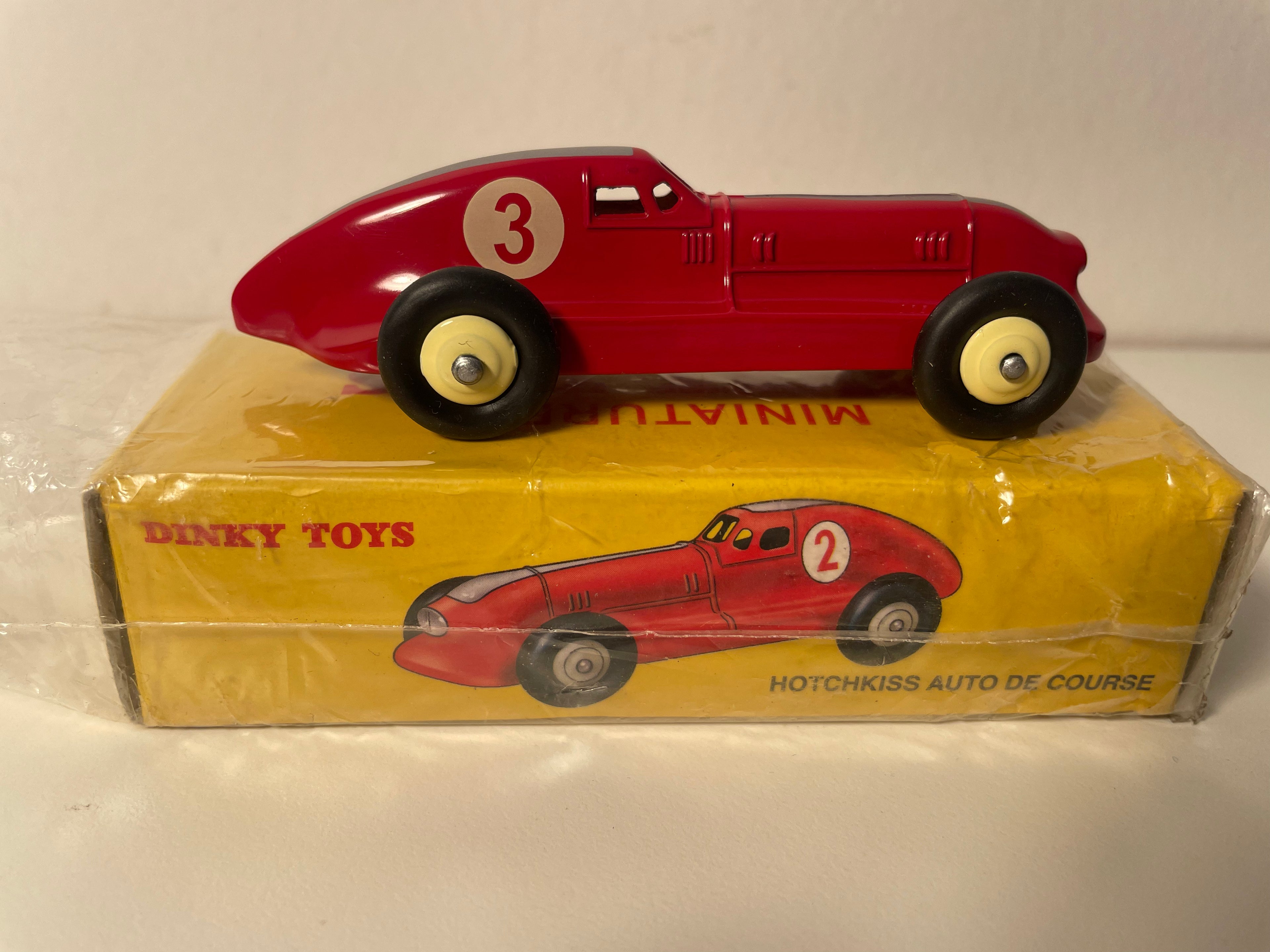 Macchina da corsa rossa Hotchkiss Dinky-Toys (Edizioni Atlas)