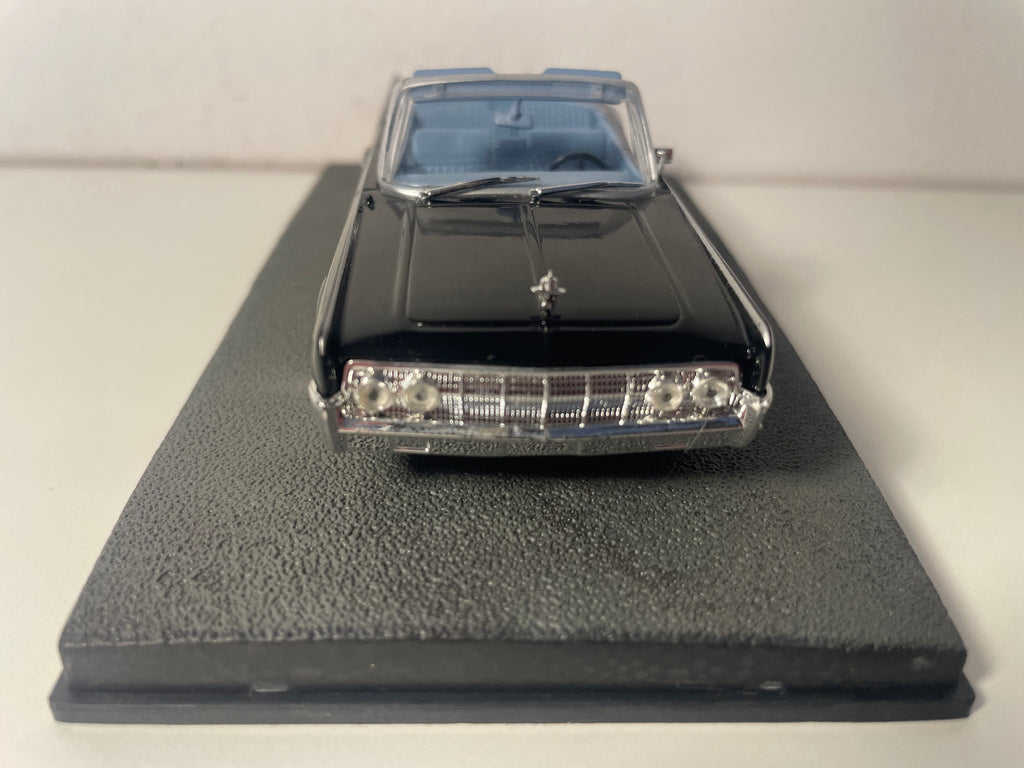 Lincoln continental convertible schwaarz - JAMES BOND - GOLDFINGER