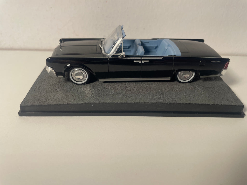 Lincoln continental convertible schwaarz - JAMES BOND - GOLDFINGER