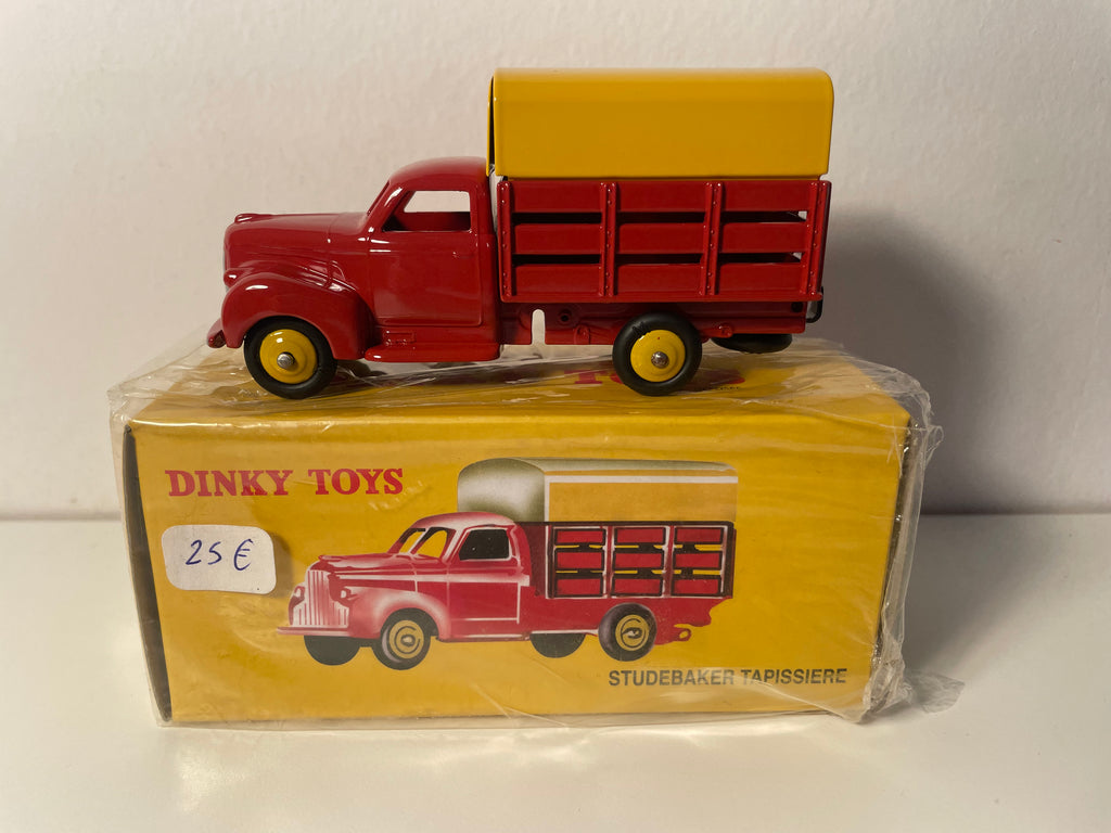 Camión Studebaker con tapicería roja y lona amarilla, Dinky-Toys (Ediciones Atlas)