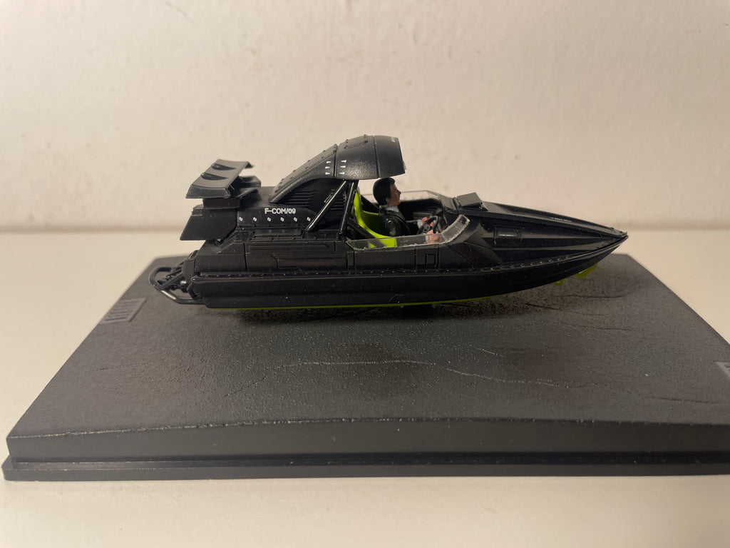 Q BOAT (Boot) schwarz - JAMES BOND - DIE WELT REICHT NICHT