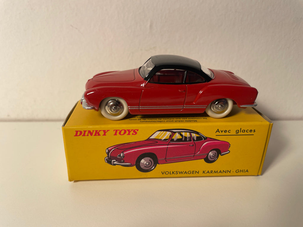 Volkswagen Karmann-Ghia Donkerrood met Zwart Dak - Dinky-Toys (Atlas Editie) - Nr. 24 M