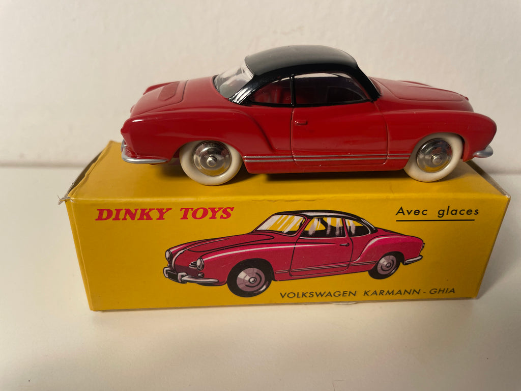 Volkswagen Karmann-Ghia Donkerrood met Zwart Dak - Dinky-Toys (Atlas Editie) - Nr. 24 M