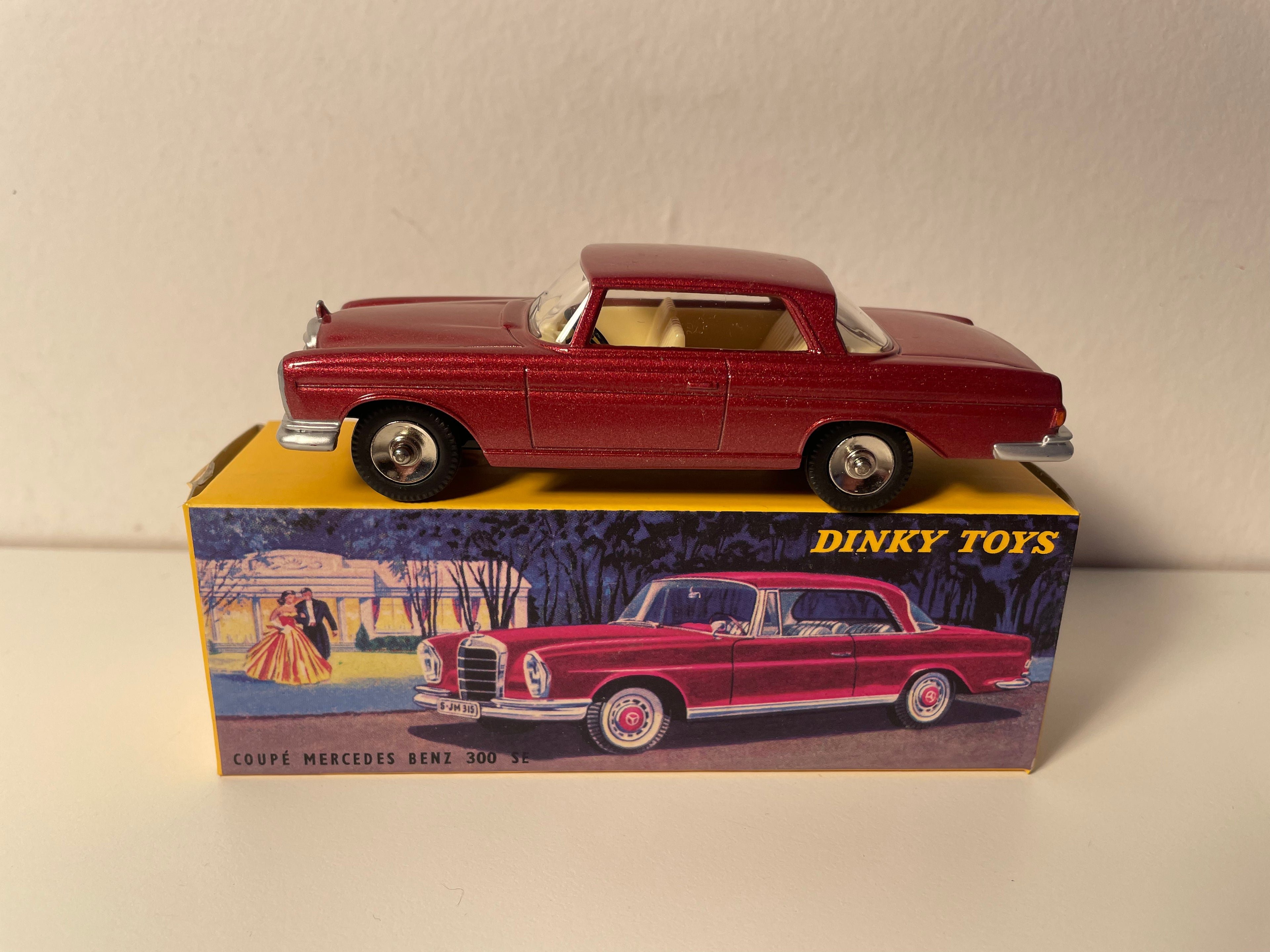 Mercedes-Benz 300 SE Dinky-Toys (Atlas wydań)