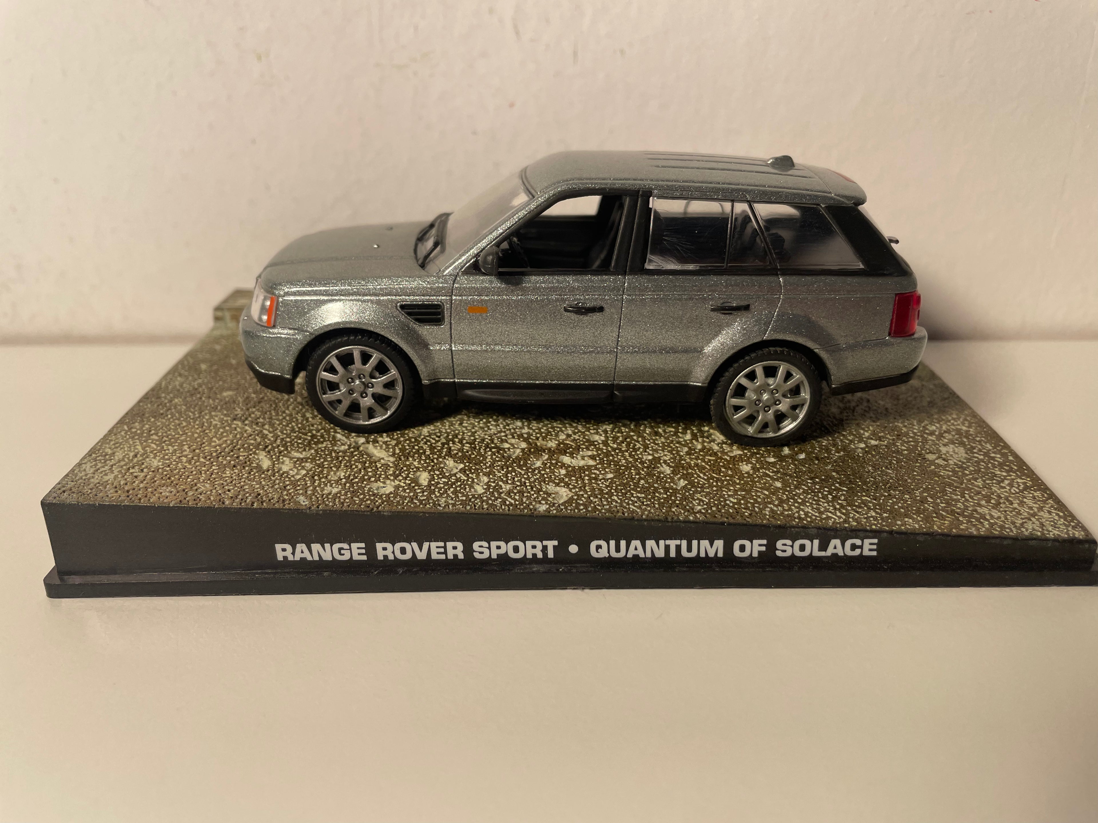 Range Rover Sport grise - JAMES BOND - QUANTUM OF SOLACE
