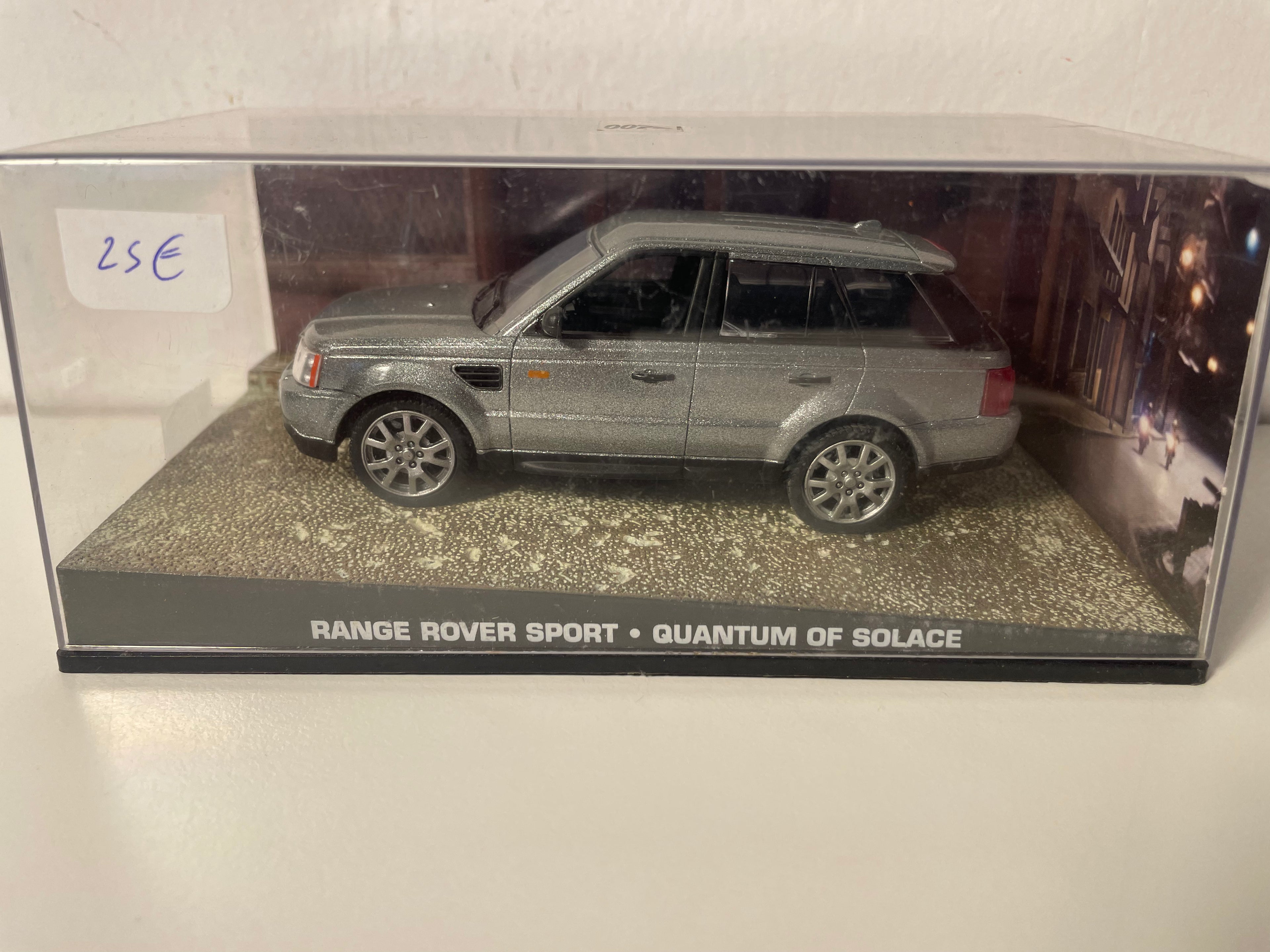 Range Rover Sport grise - JAMES BOND - QUANTUM OF SOLACE