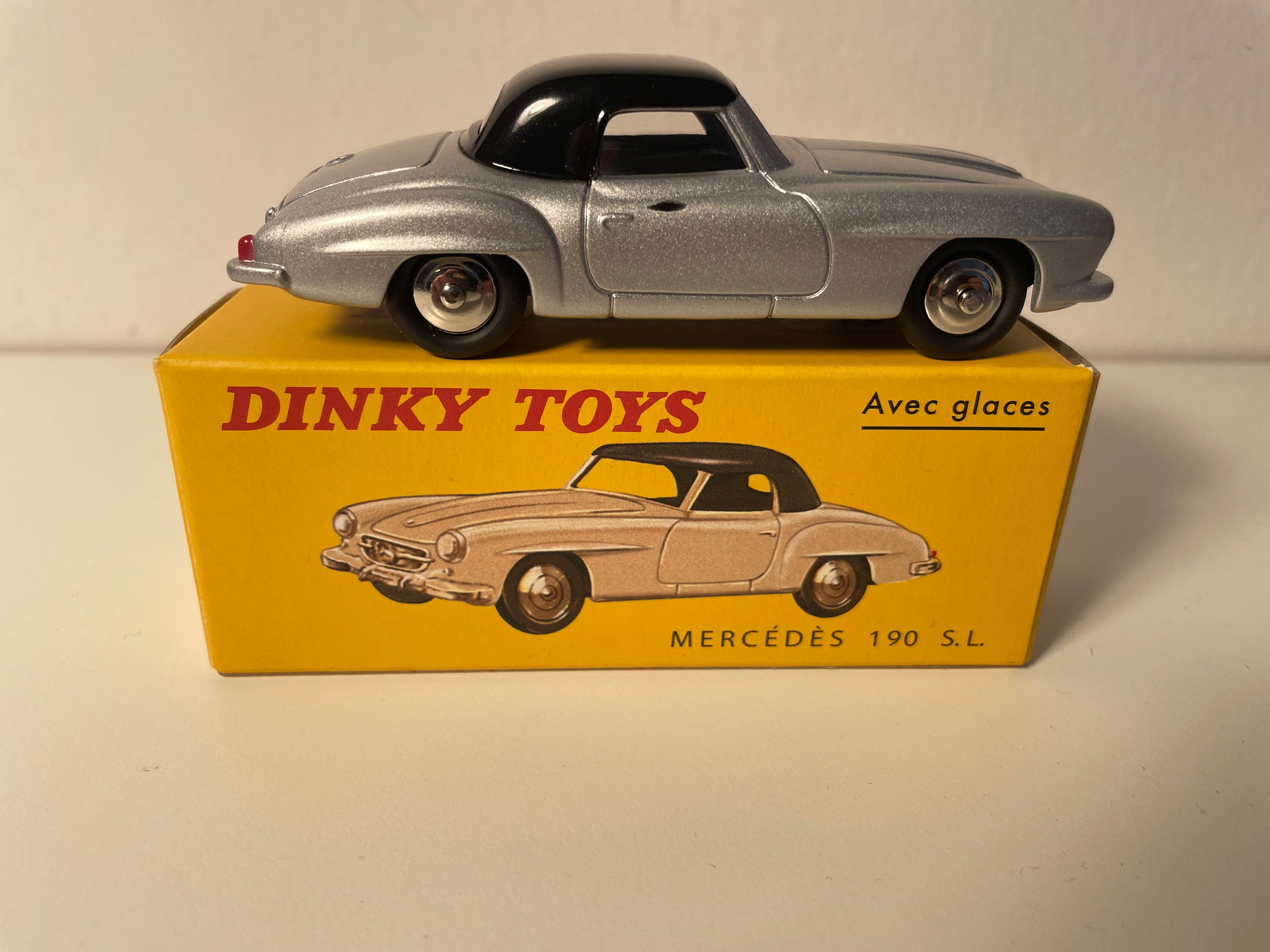 Mercedes-Benz 190SL gro mat schwaarzem Daach Dinky-Toys (Editions Atlas)