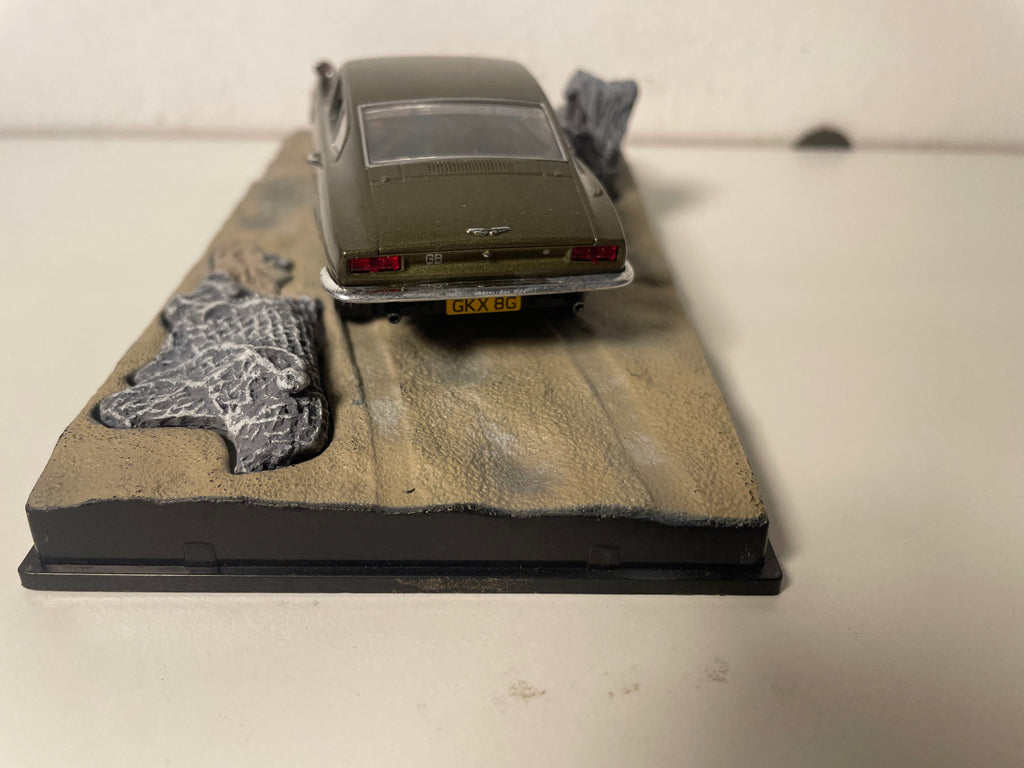 Aston Martin DBS verte foncée?? - JAMES BOND - AU SERVICE SECRET DE SA MAJESTE (On her majesty's secret service)