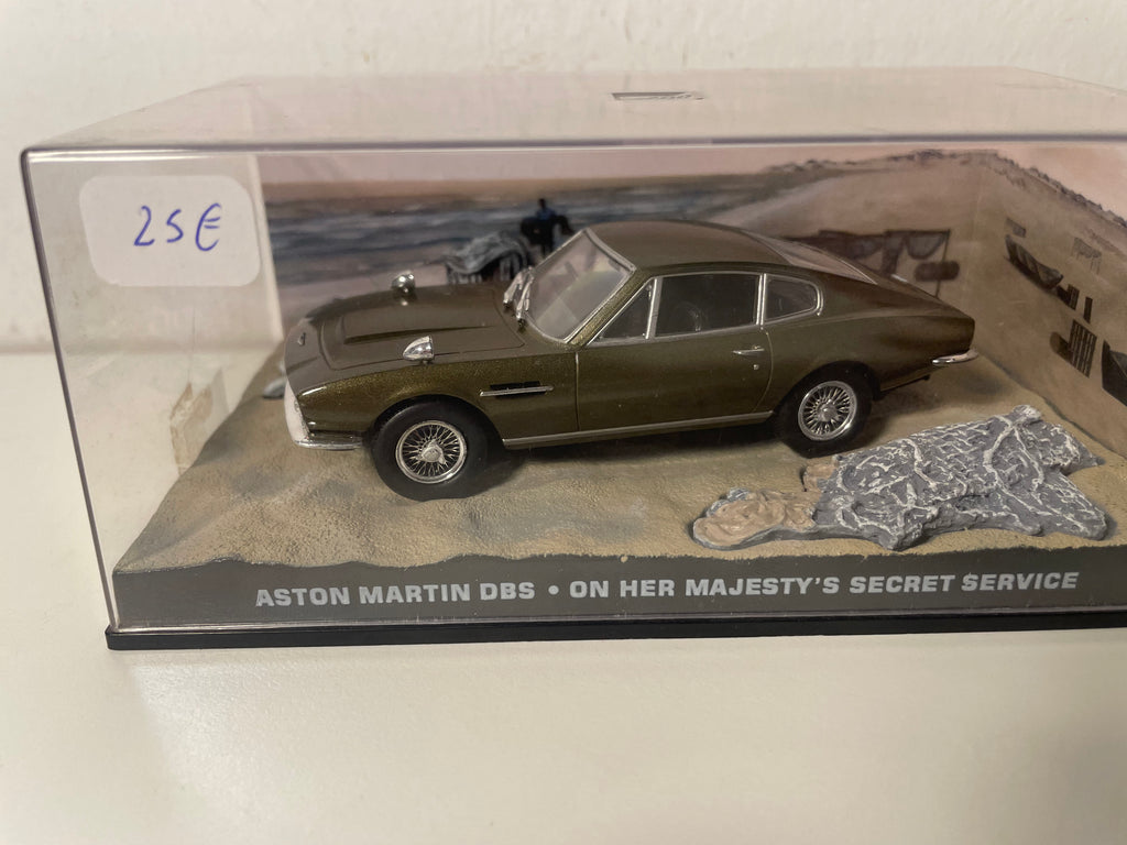 Aston Martin DBS verte foncée?? - JAMES BOND - AU SERVICE SECRET DE SA MAJESTE (On her majesty's secret service)