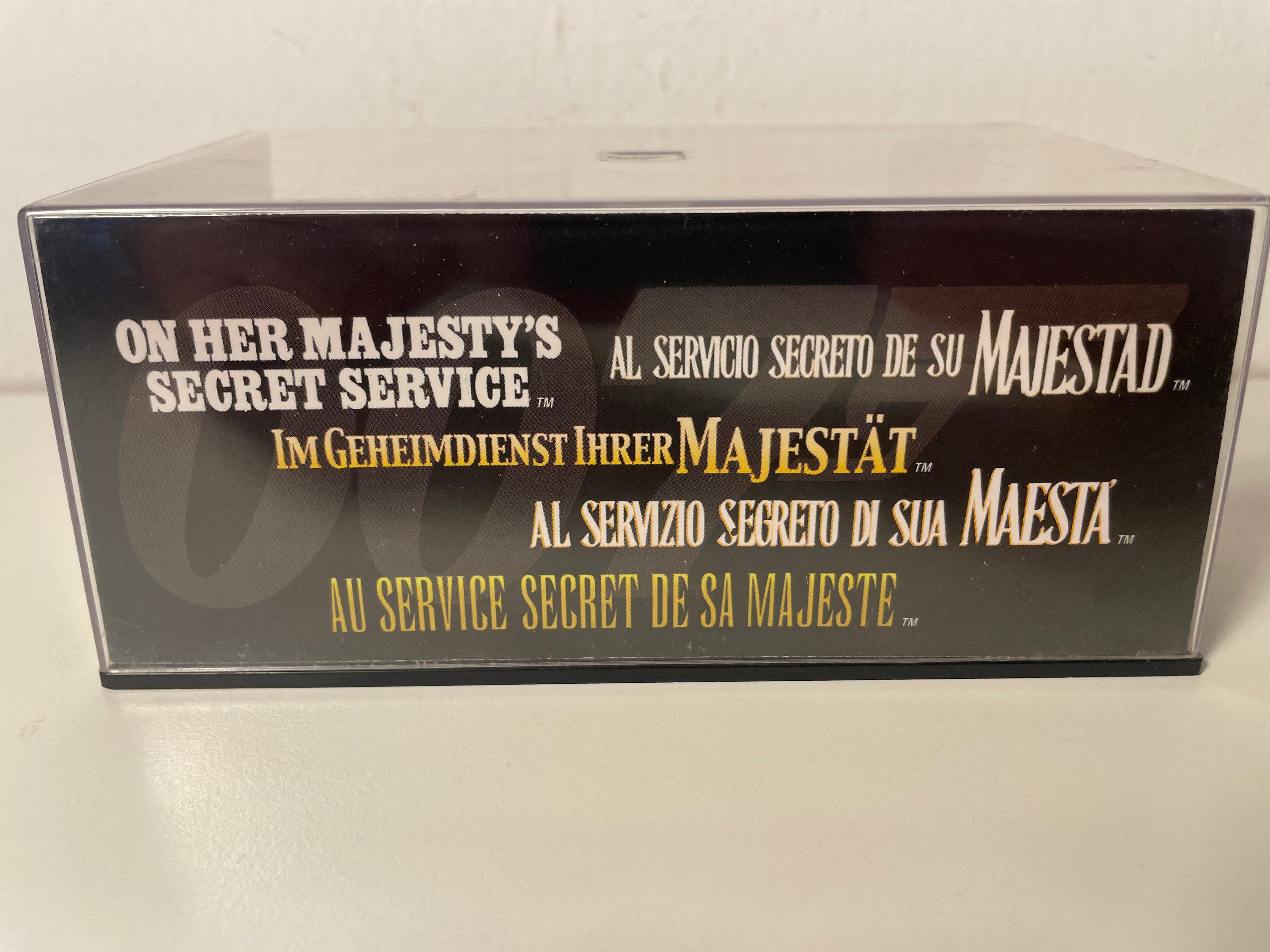 Aston Martin DBS verte foncée?? - JAMES BOND - AU SERVICE SECRET DE SA MAJESTE (On her majesty's secret service)