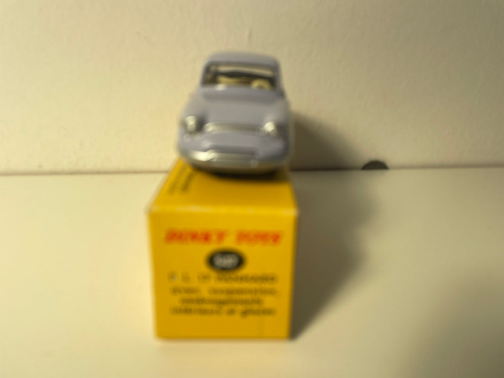 Panhard PL 17 gris claro Dinky-Toys (Ediciones Atlas)