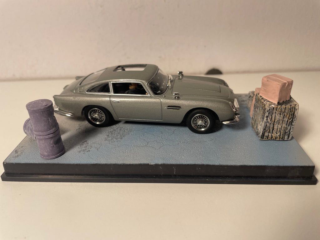 Aston Martin DB5 Grau - JAMES BOND - GOLDFINGER