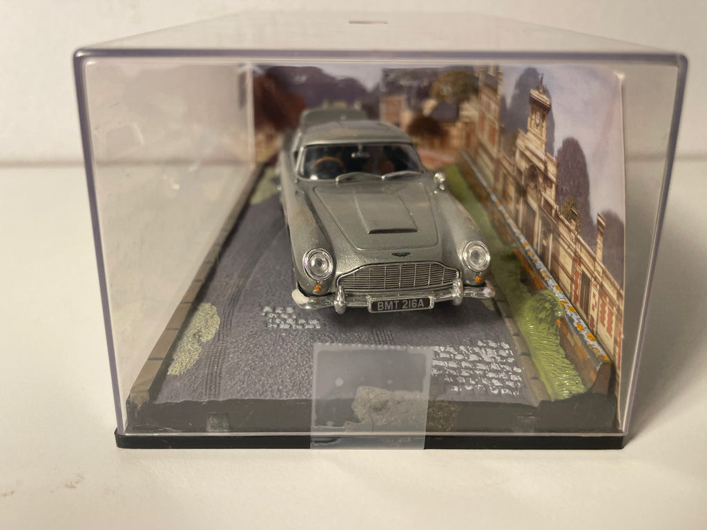 Aston Martin DB5 grise - JAMES BOND - OPERATION TONNERRE (Thunderball) - MANQUE UN RETRO