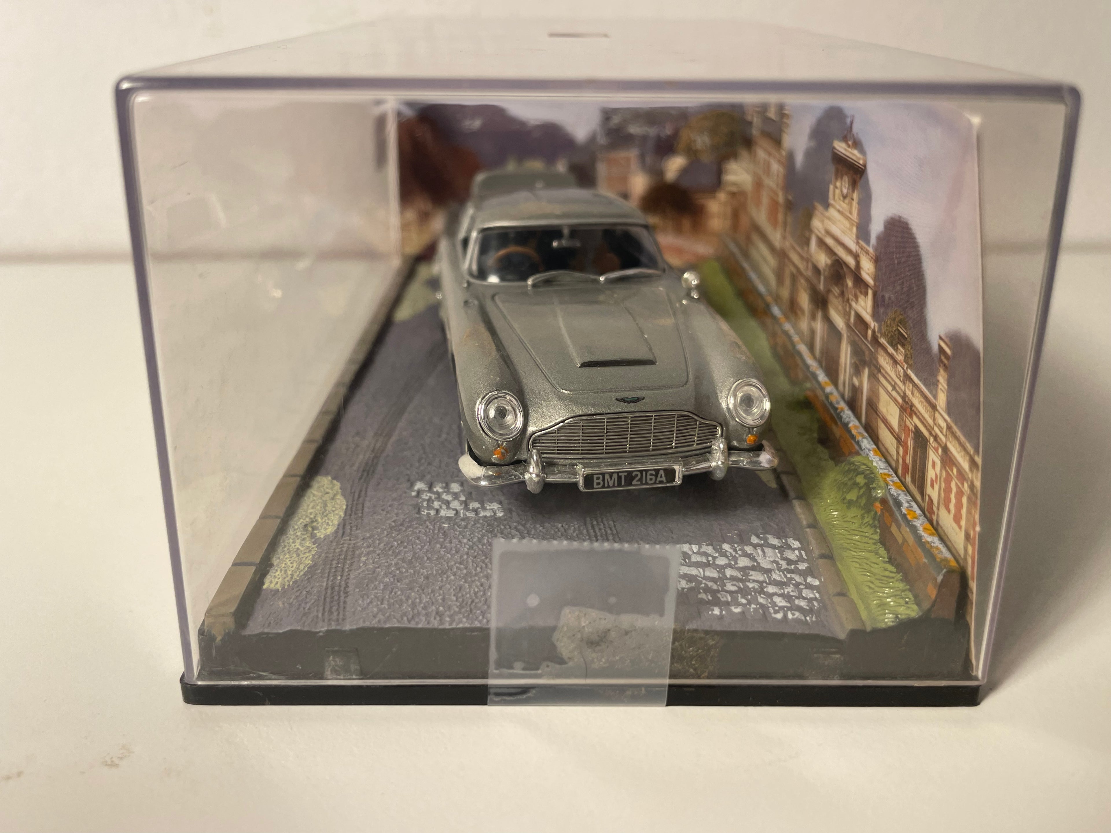 Aston Martin DB5 grise - JAMES BOND - OPERATION TONNERRE (Thunderball) - MANQUE UN RETRO