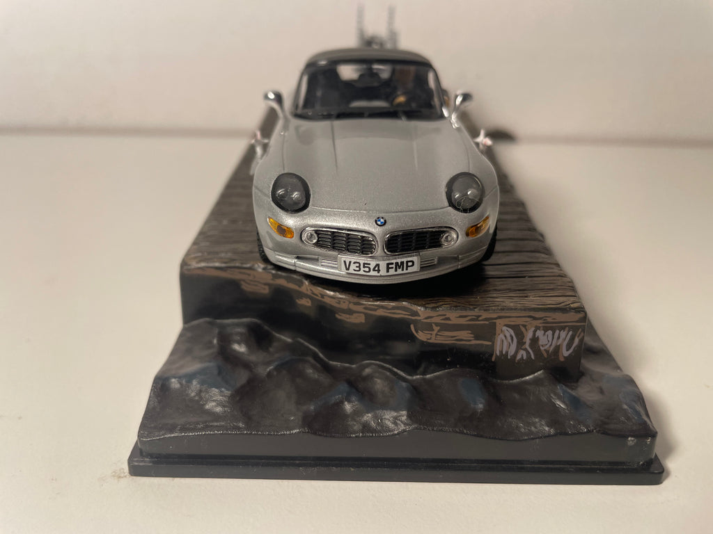 Grey BMW Z8 - JAMES BOND - THE WORLD IS NOT ENOUGH