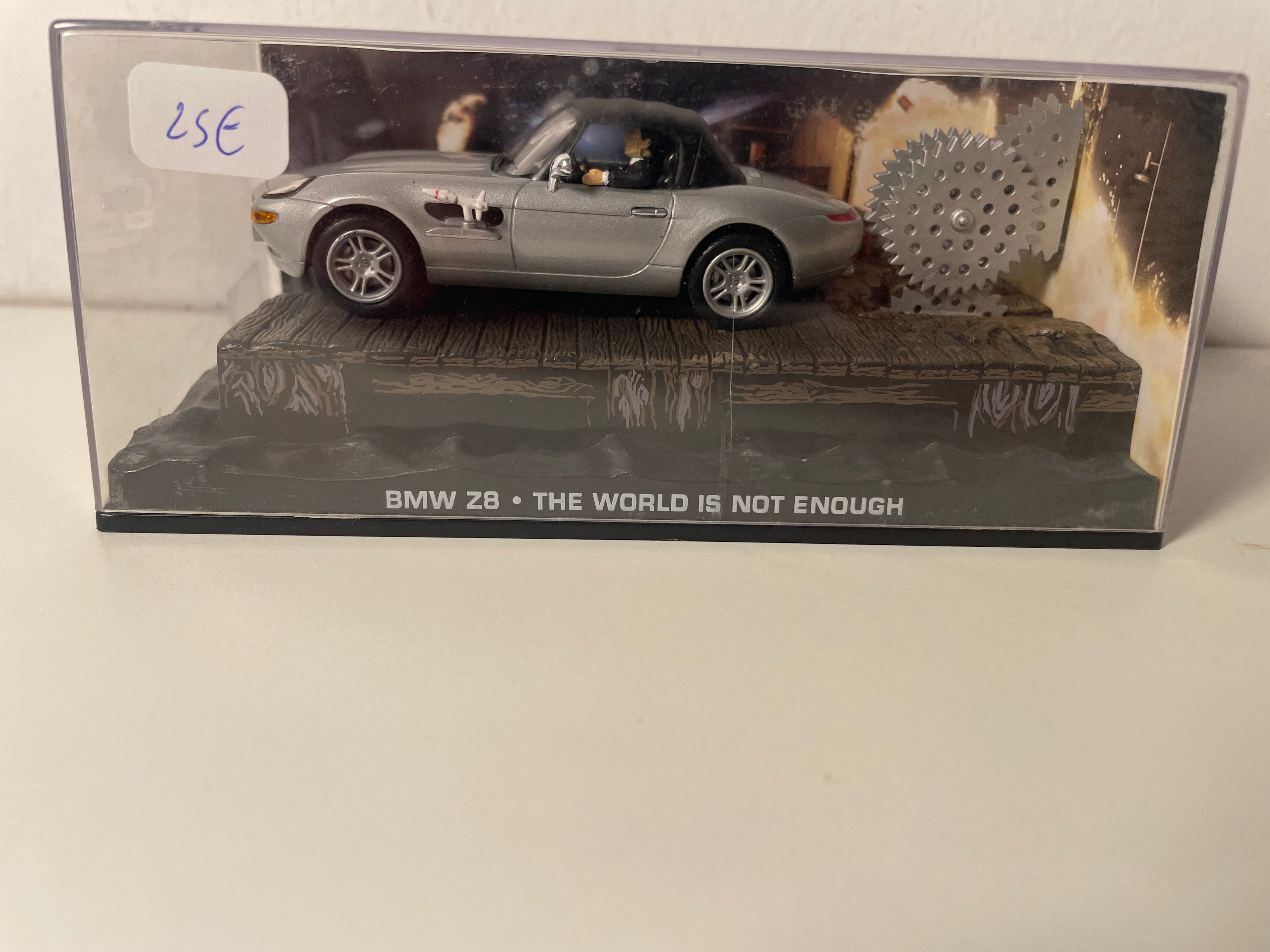 Grey BMW Z8 - JAMES BOND - THE WORLD IS NOT ENOUGH
