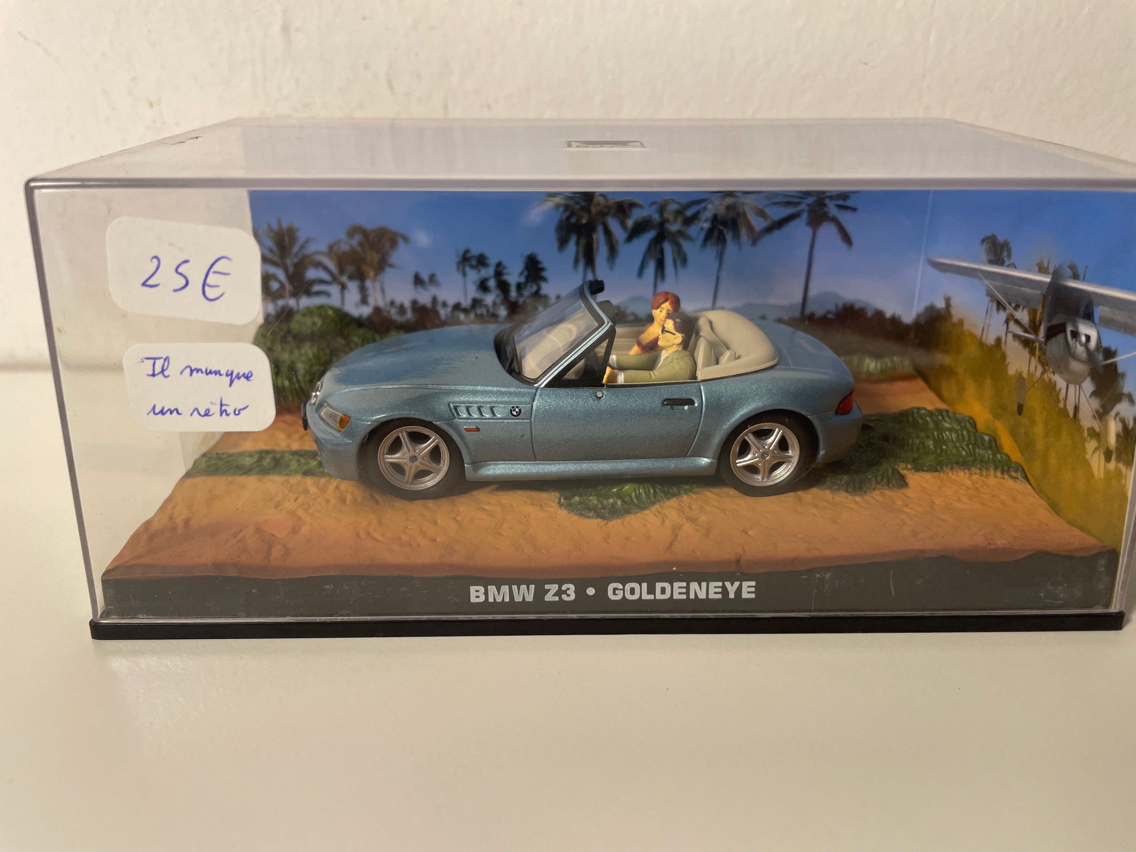 BMW Z3 bleue - JAMES BOND - GOLDENEYE - (manque un rétro)