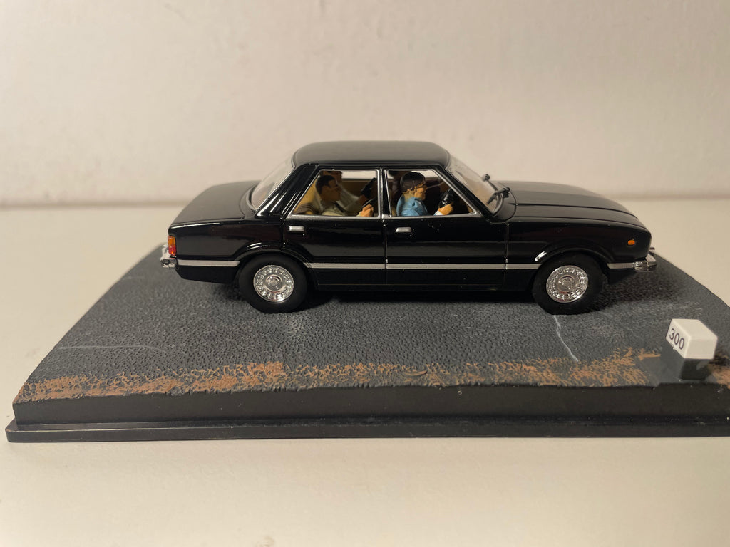 Schwarzer Ford Taunus - JAMES BOND - DER SPION DER MICH LIEBTE