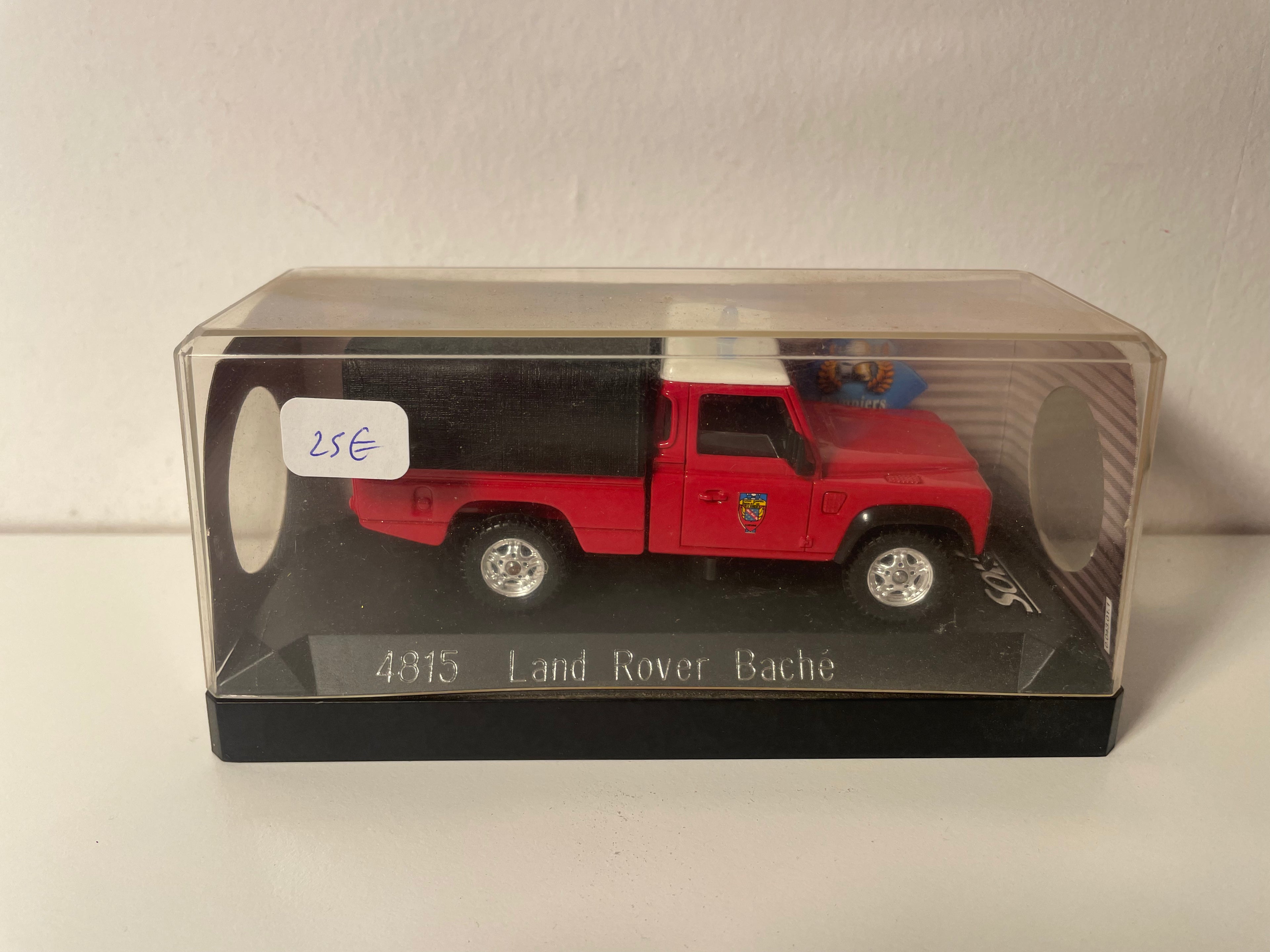 Land Rover Rote Plane und Schwarze Abdeckung - FEUERWEHR - Solido Referenz 4815