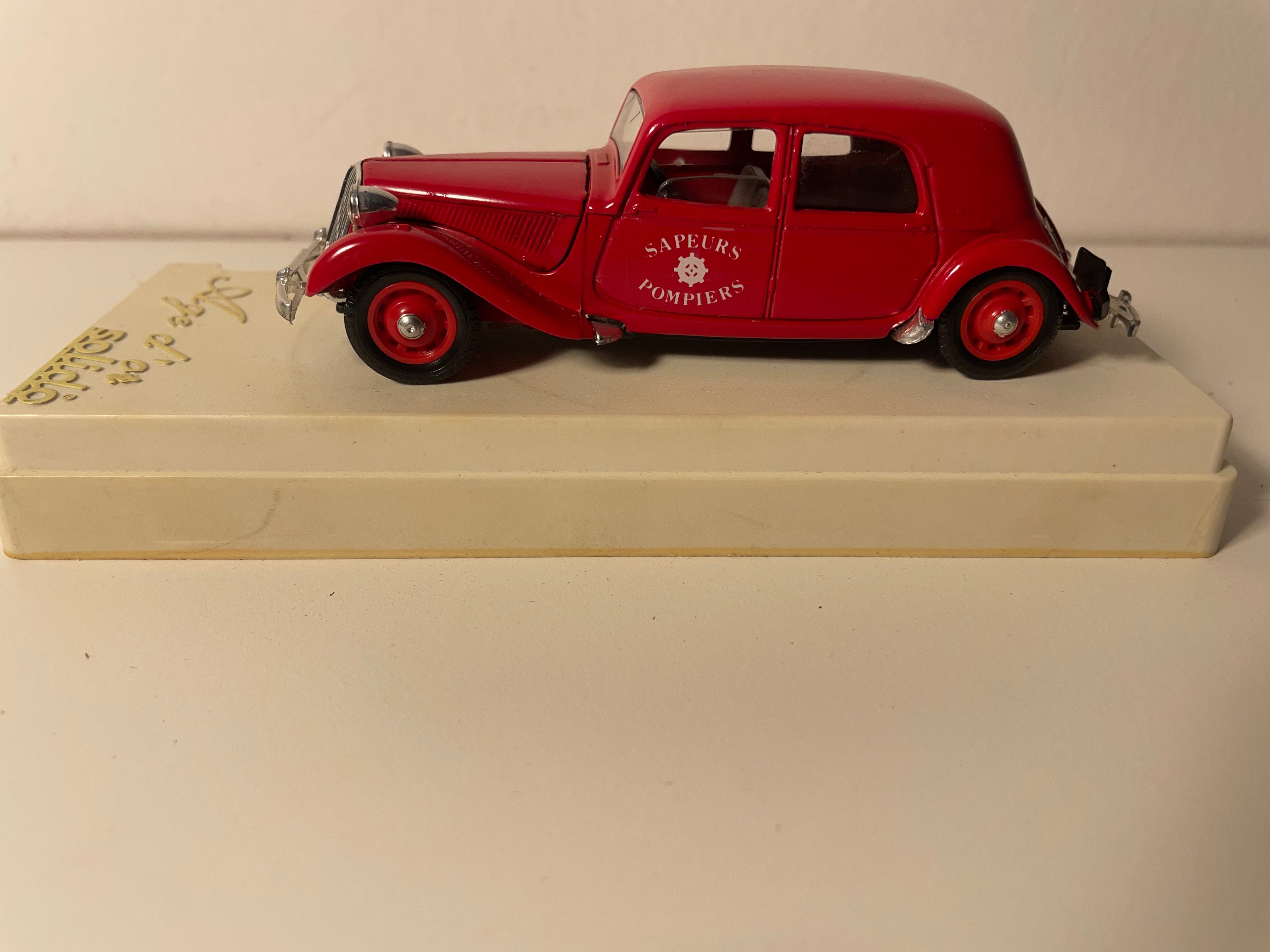 Citroën 15CV rout POMPIERS vun 1938 - Solido
