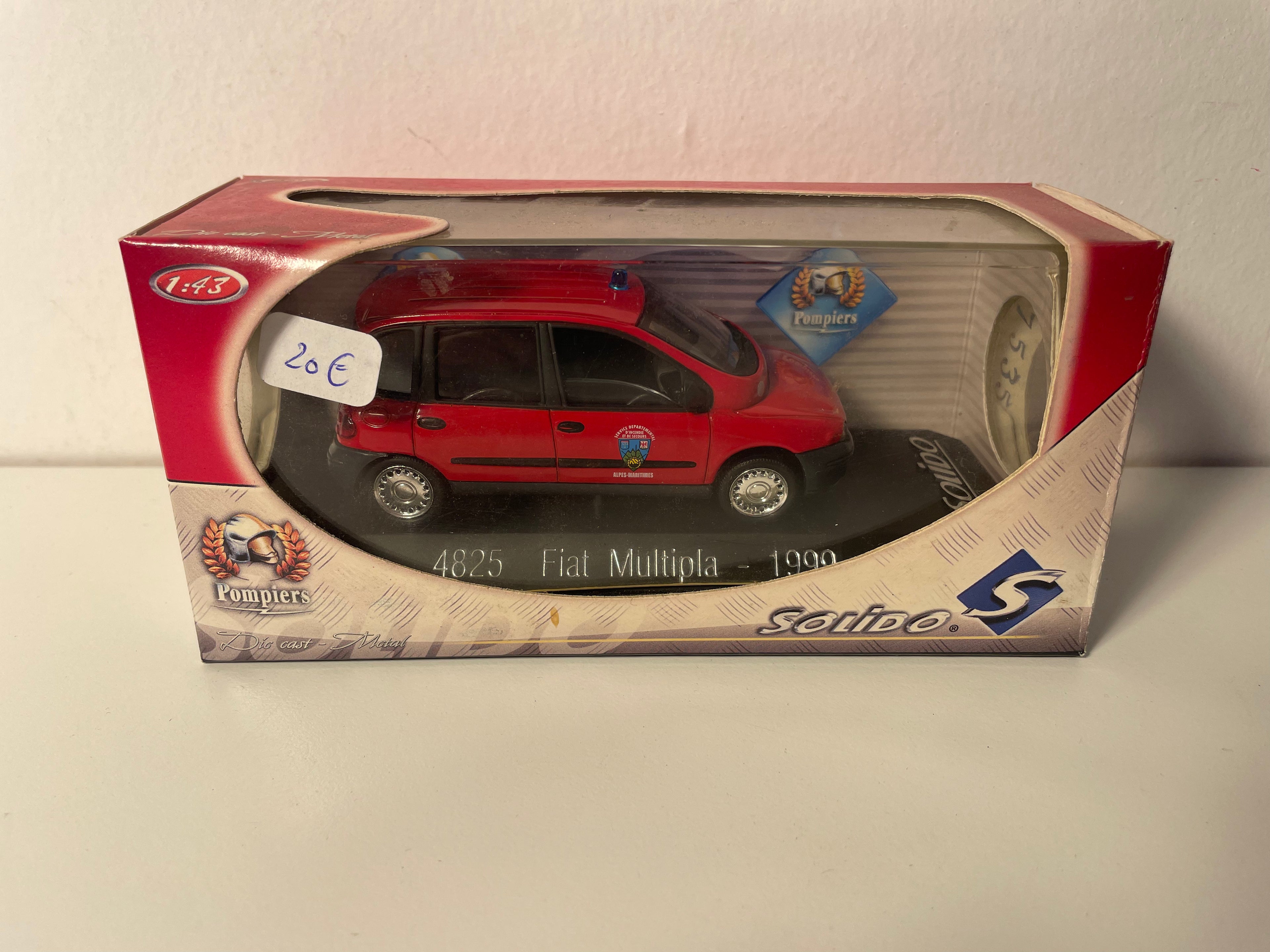 Fiat Multipla rouge de 1999 POMPIERS - Solido référence 4825
