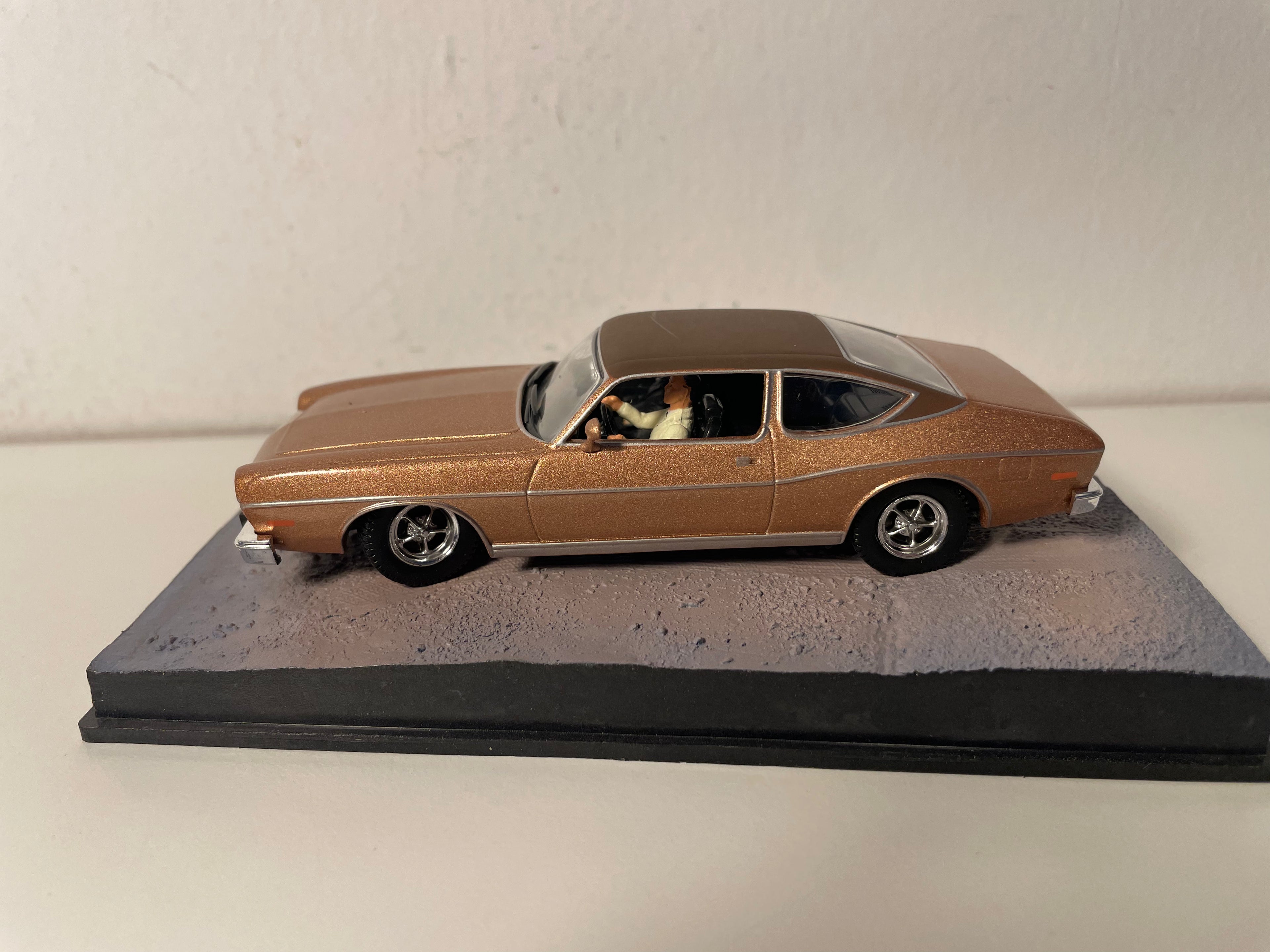 AMC Matador Brown Coupé - JAMES BOND - DE MANN MAT DER GOLDENER PISTOL