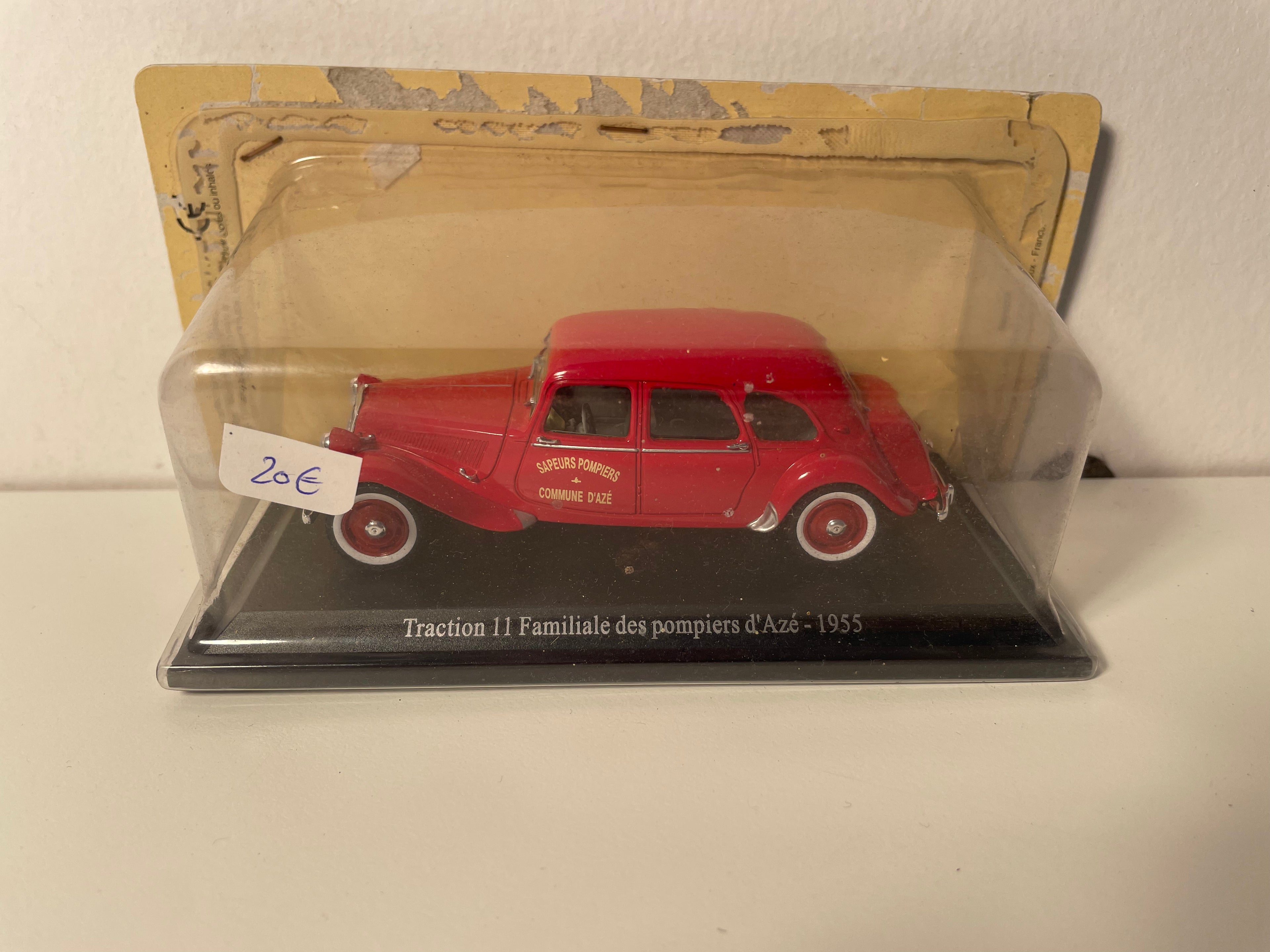 Red Citroën Traction 11 Familiale from the Azé Fire Brigade from 1955