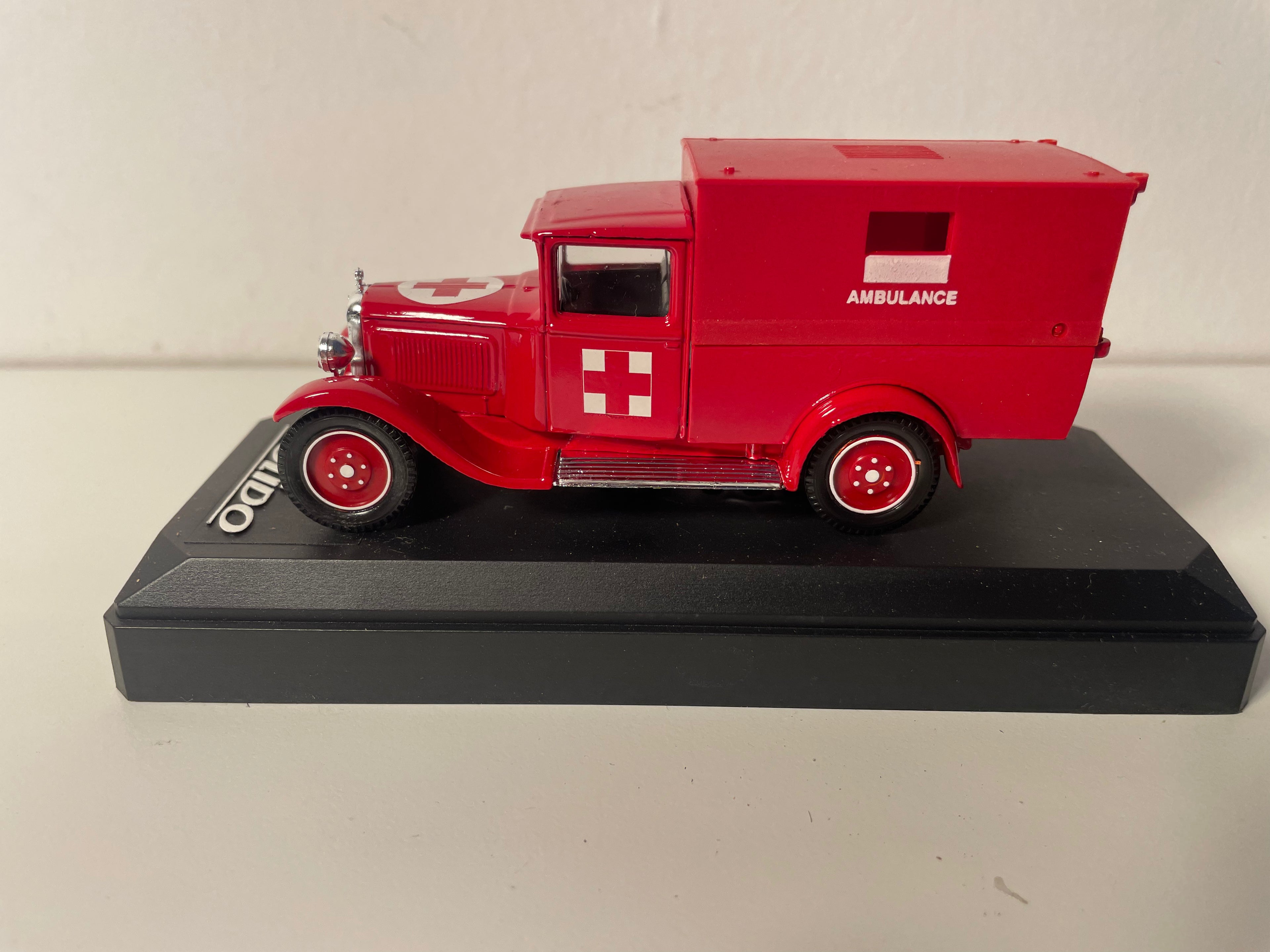 Citroën CAF ambulance rood POMPIERS - Solido referentie 4820