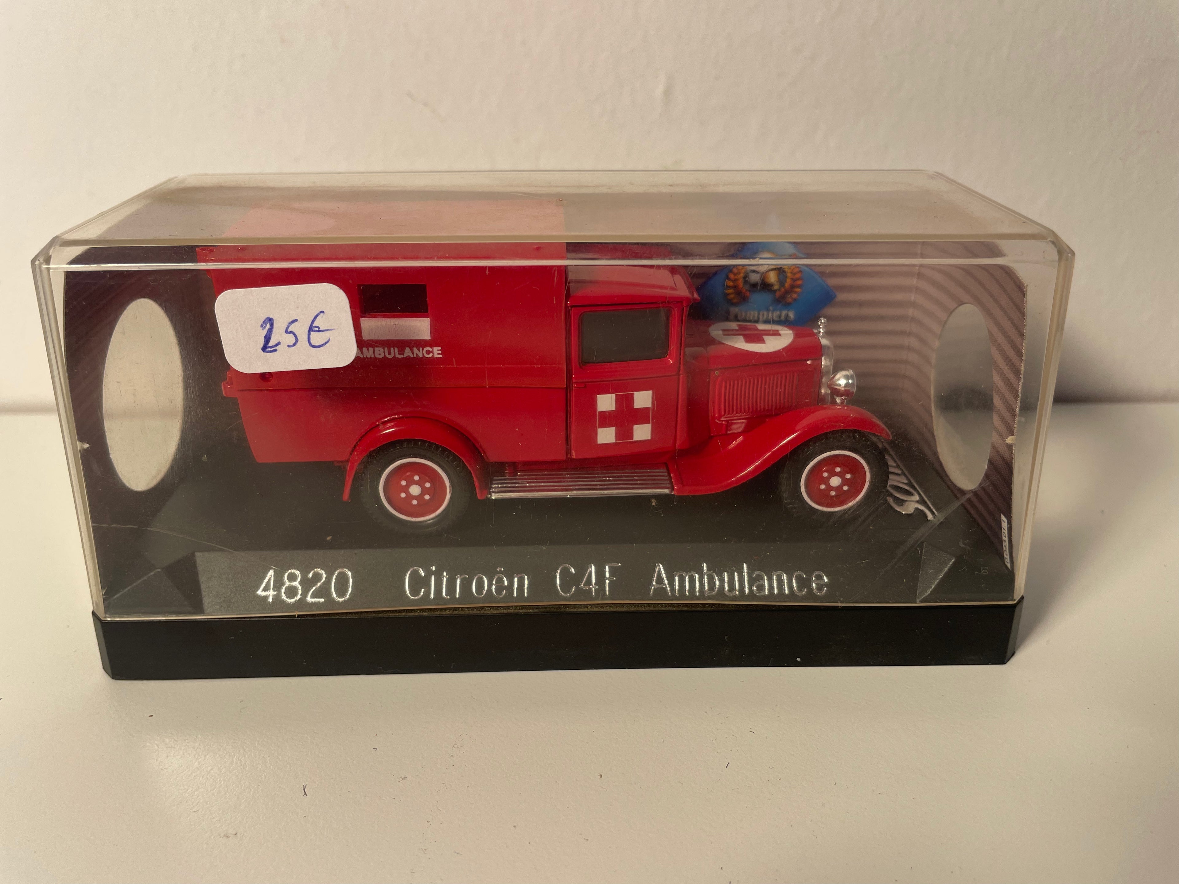 Citroën CAF ambulance rood POMPIERS - Solido referentie 4820