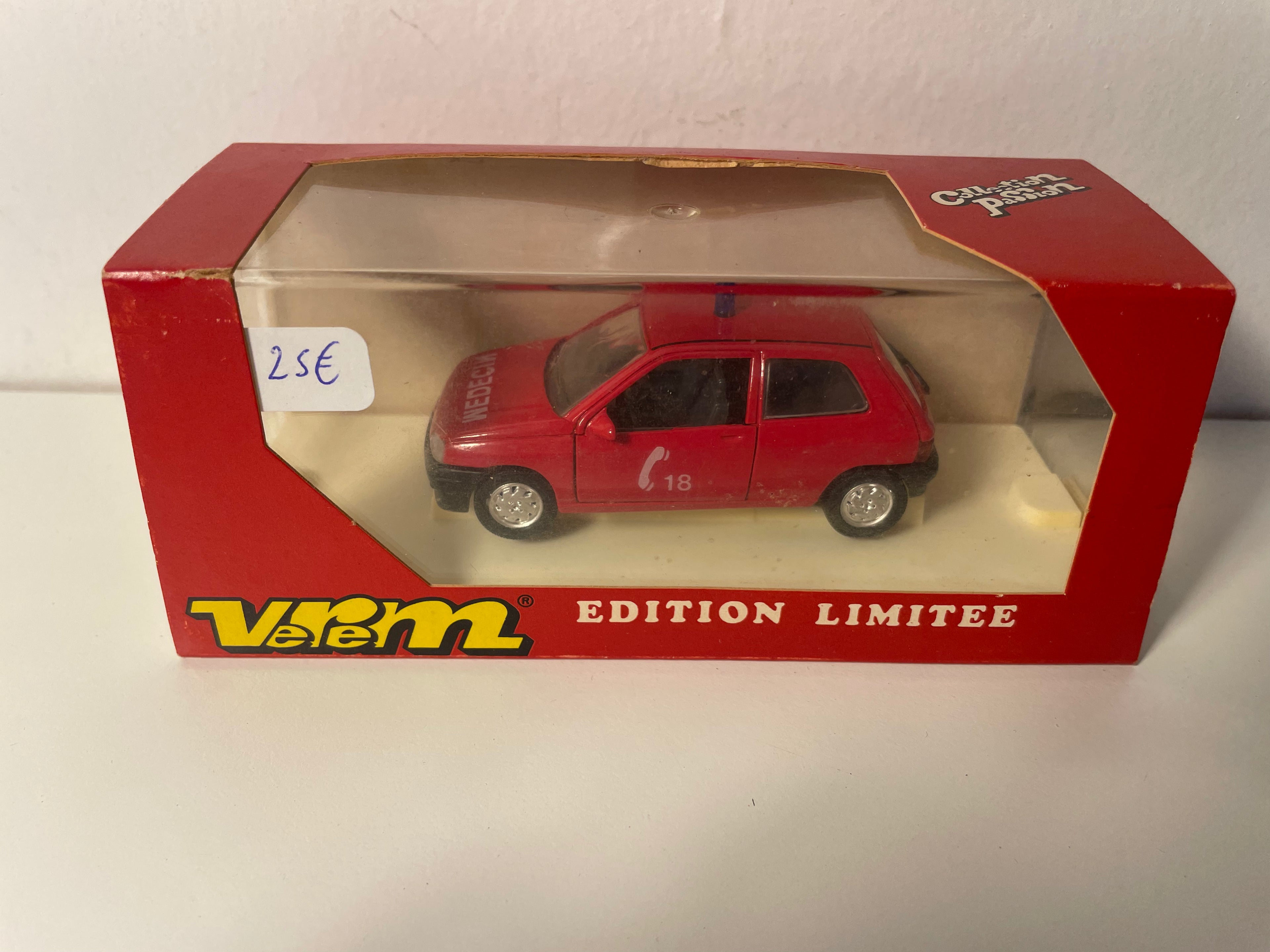Renault Clio vermelho BOMBEIROS (MÉDICO) - referência VEREM 916B
