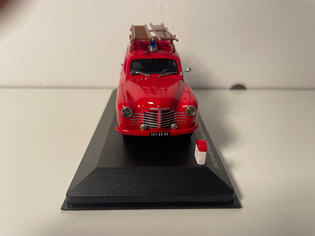 Renault Colorale 4x4 rouge de 1952 POMPIERS - collection NOSTALGIE référence NO048