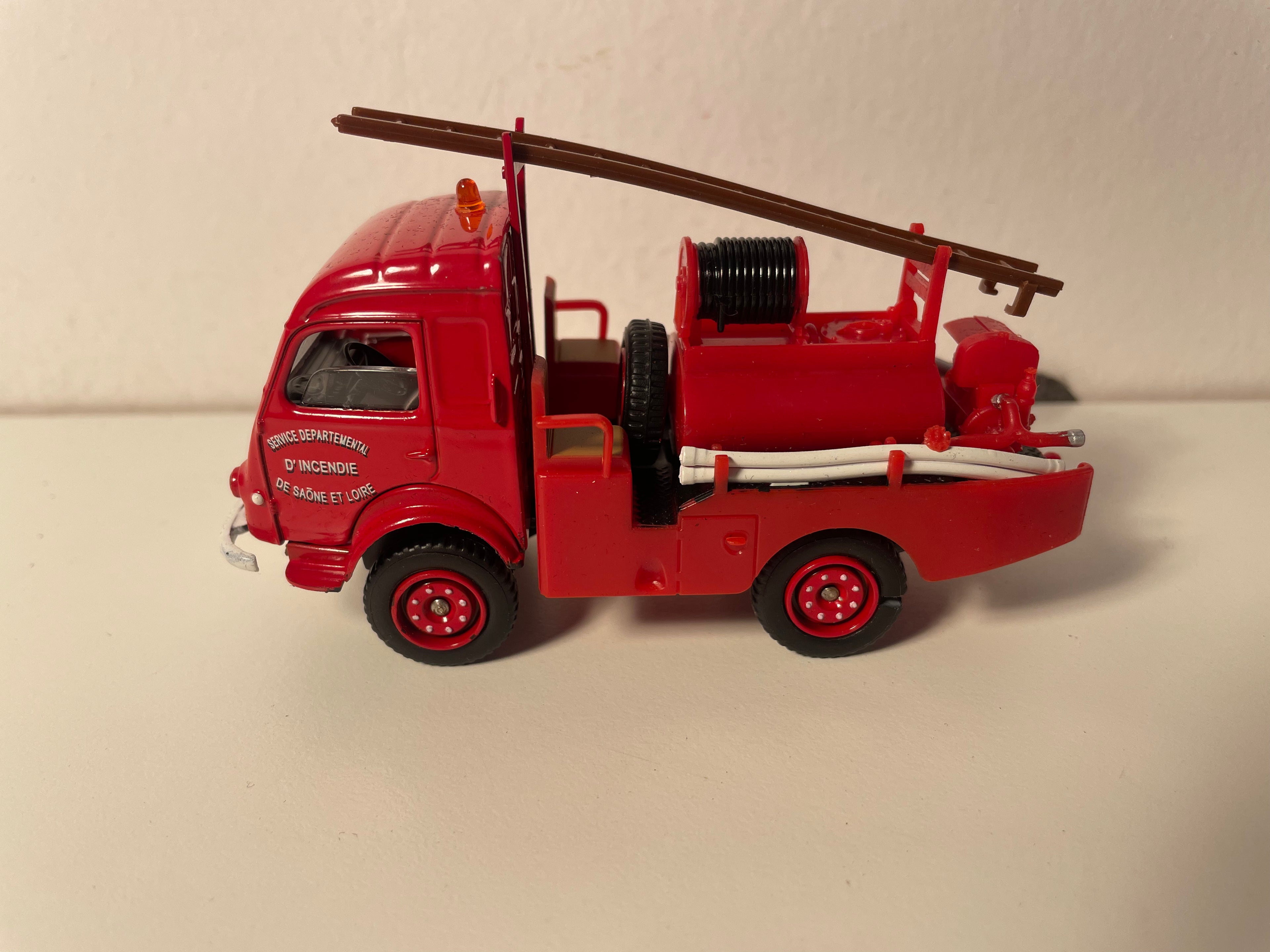 Camião Renault Bombeiros Florestais de Saône et Loire - Solido referência 150460 00