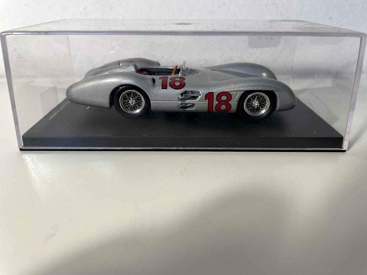 Mercedes W 196 grigia numero 18 del 1954 (Formula 1)