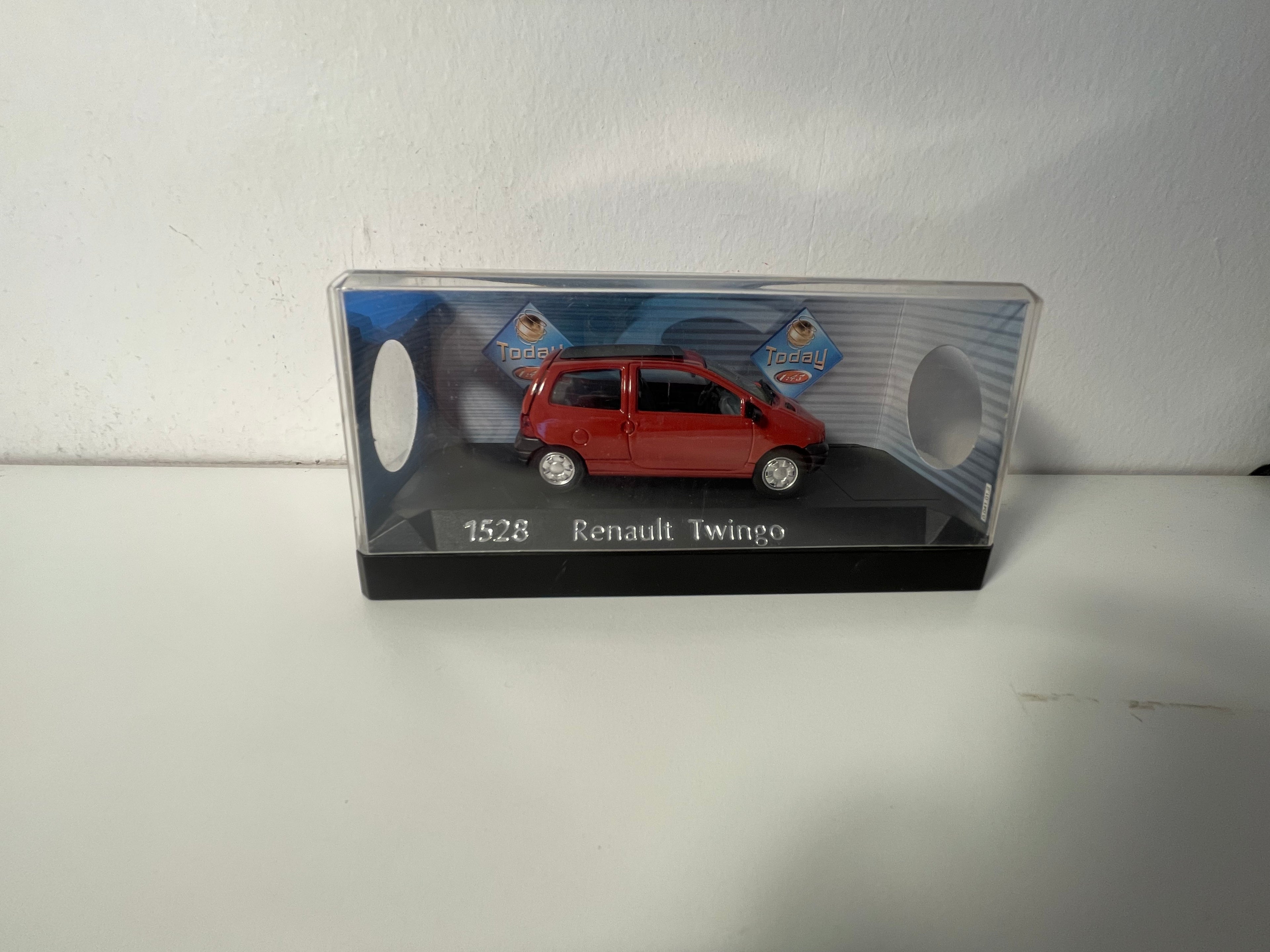 Renault Twingo marron - Solido référence 1528 (fabrication française)