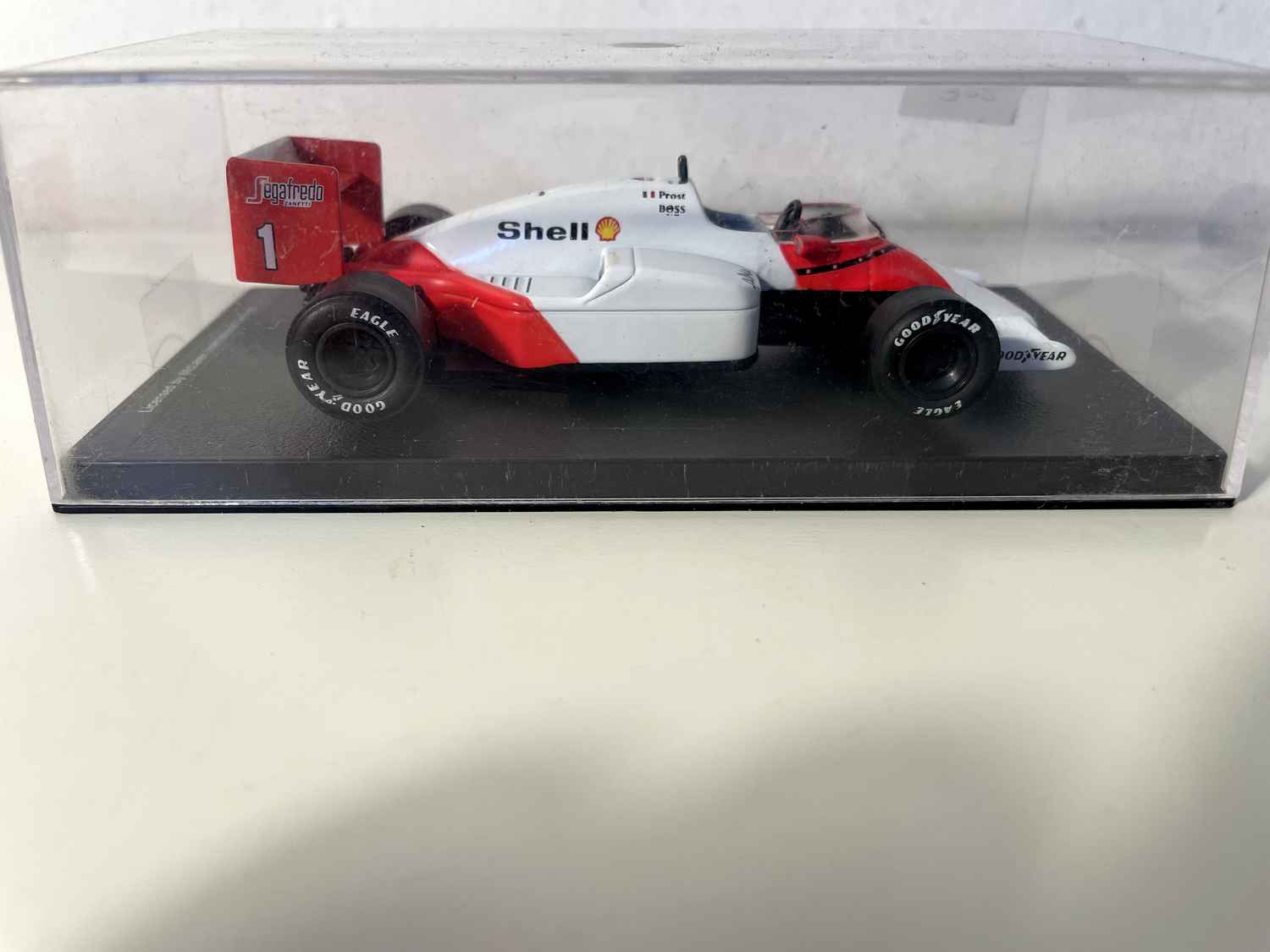 McLaren TAG Turbo MP4/2C red and white number 1 from 1986 (Formula 1)