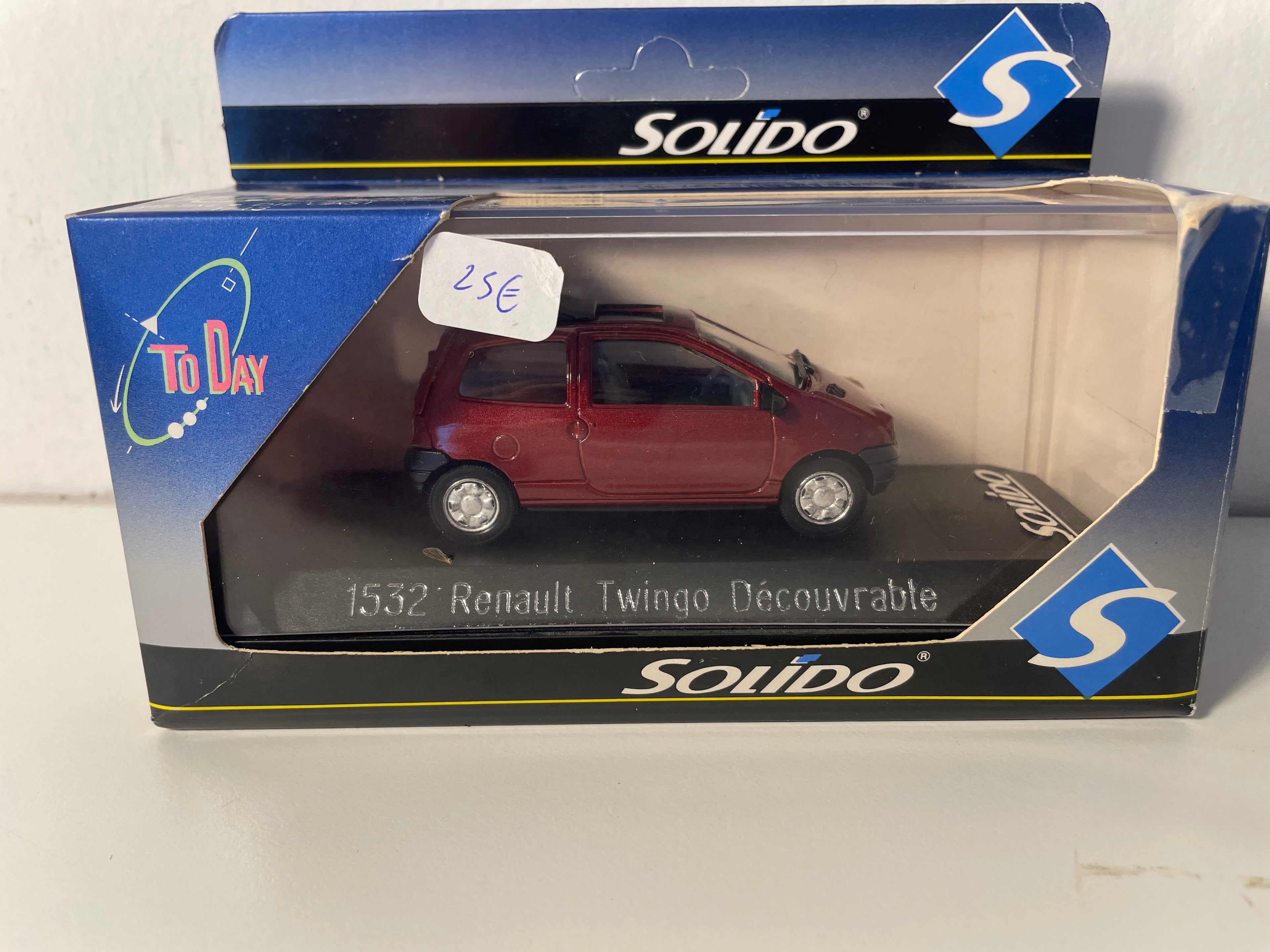 Renault Twingo Cabriolet Donkerrood / Bordeaux - Solido Referentie 1532 (Gemaakt in Frankrijk)