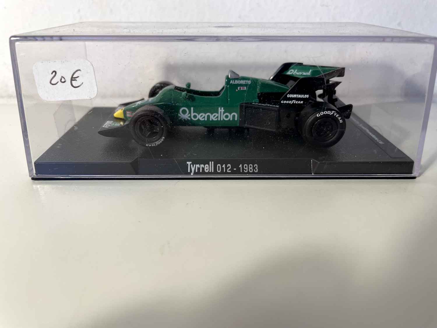Tyrrell 012 verde número 3 de 1983 (fórmula 1)
