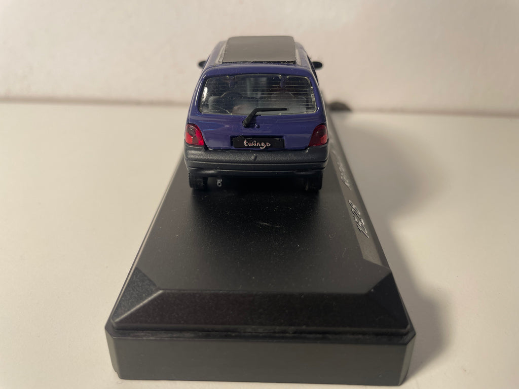 Renault Twingo donkelschwaarz (nuecht/mier) - Solido Referenz 1528 (franséisch Fabrikatioun)