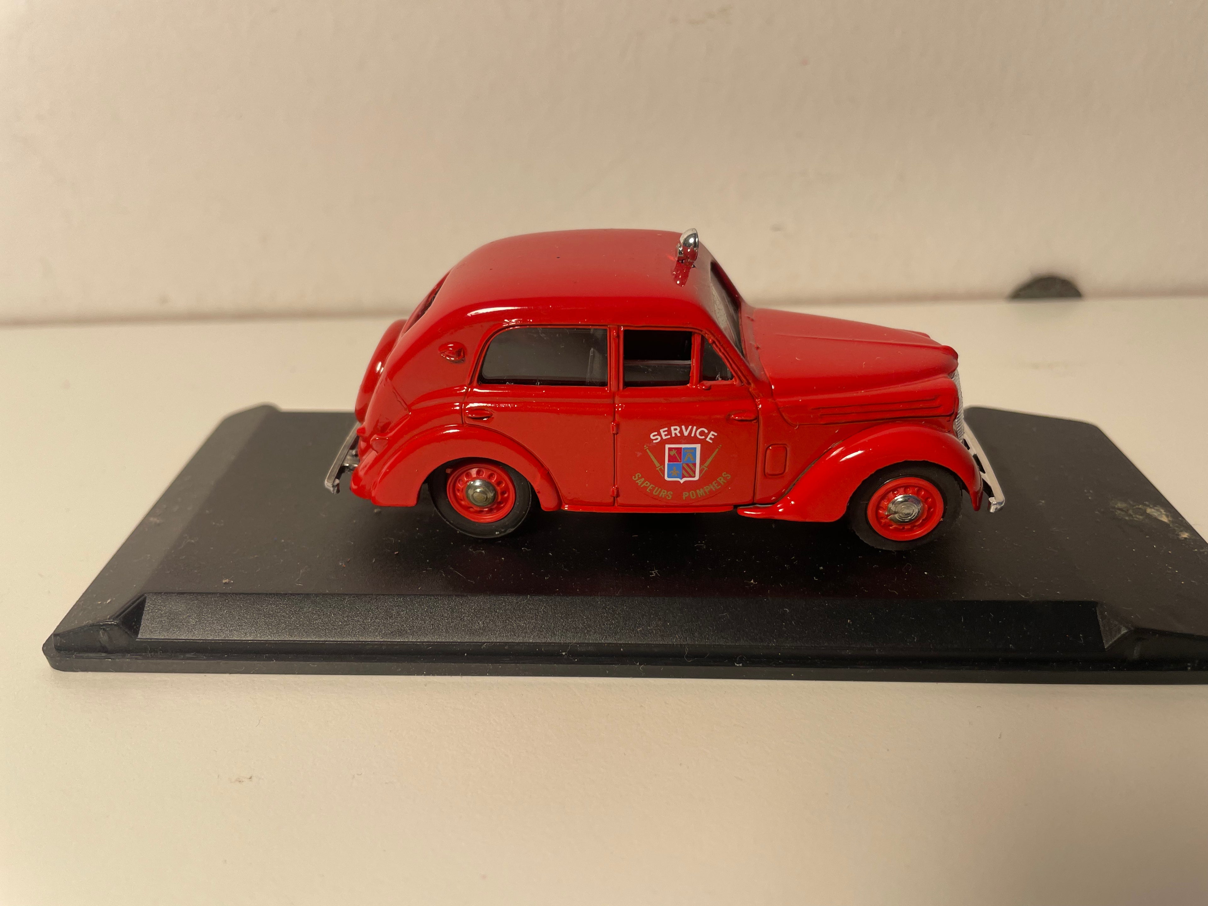 Renault Juvaquatre routière rout mat 1938 POMPIERS - ELIGOR Referenz 1014